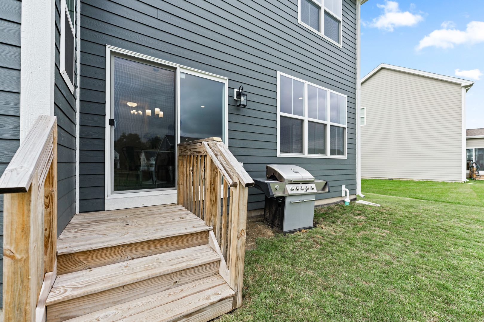 Elgin, Illinois, 60124, United States, 4 Bedrooms Bedrooms, ,3 BathroomsBathrooms,Residential,For Sale,1941075