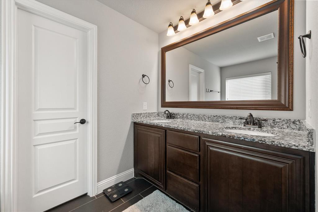 Mansfield, Texas, 76063, United States, 5 Bedrooms Bedrooms, ,3 BathroomsBathrooms,Residential,For Sale,1968843