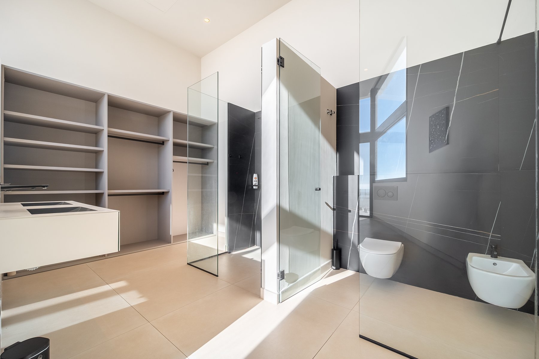 Contemporary Villa with Panoramic Sea Views in Altos de los Monteros - 物件實景