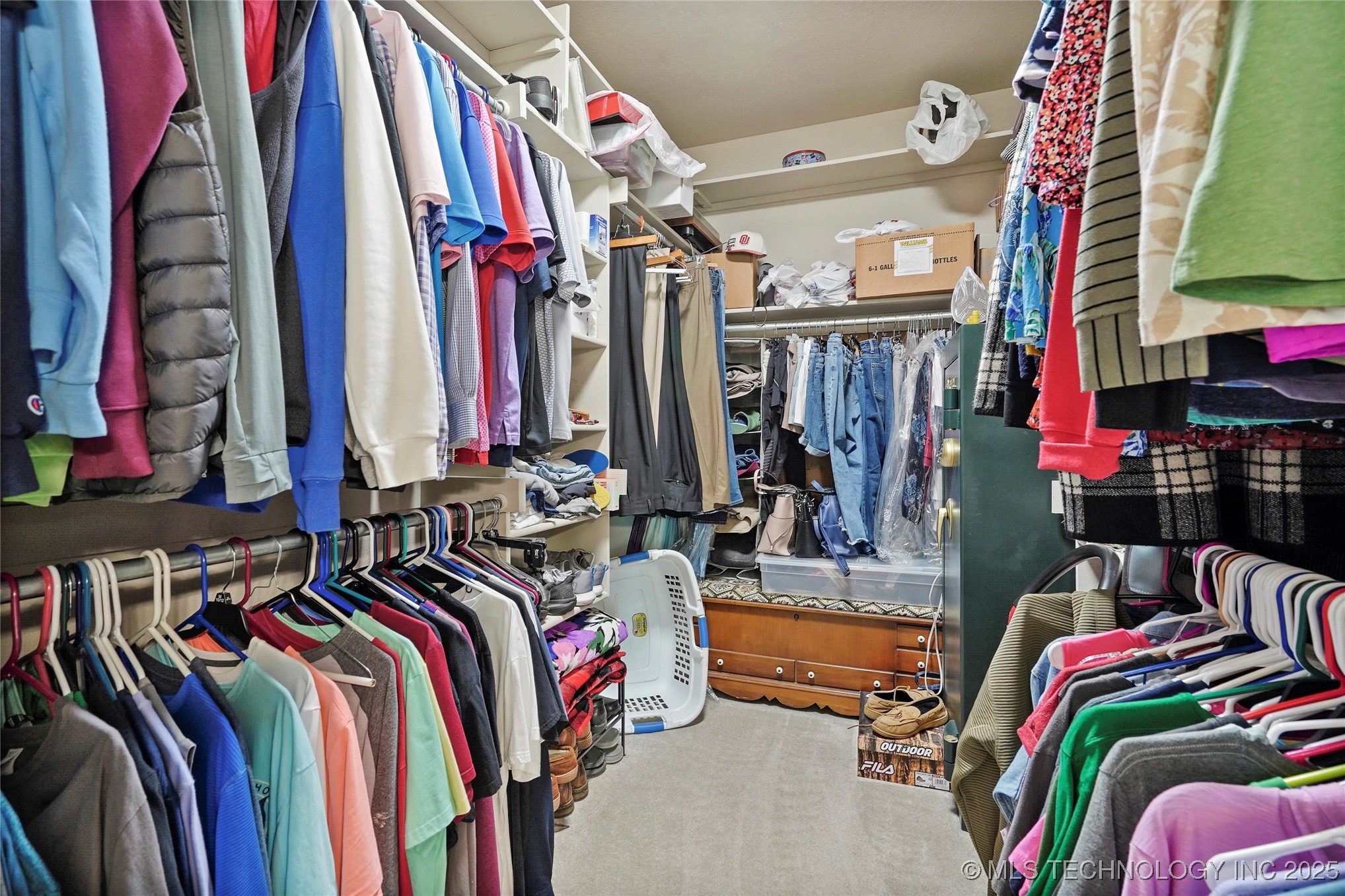 Catoosa, Oklahoma, 74015, United States, 3 Bedrooms Bedrooms, ,3 BathroomsBathrooms,Residential,For Sale,1987944