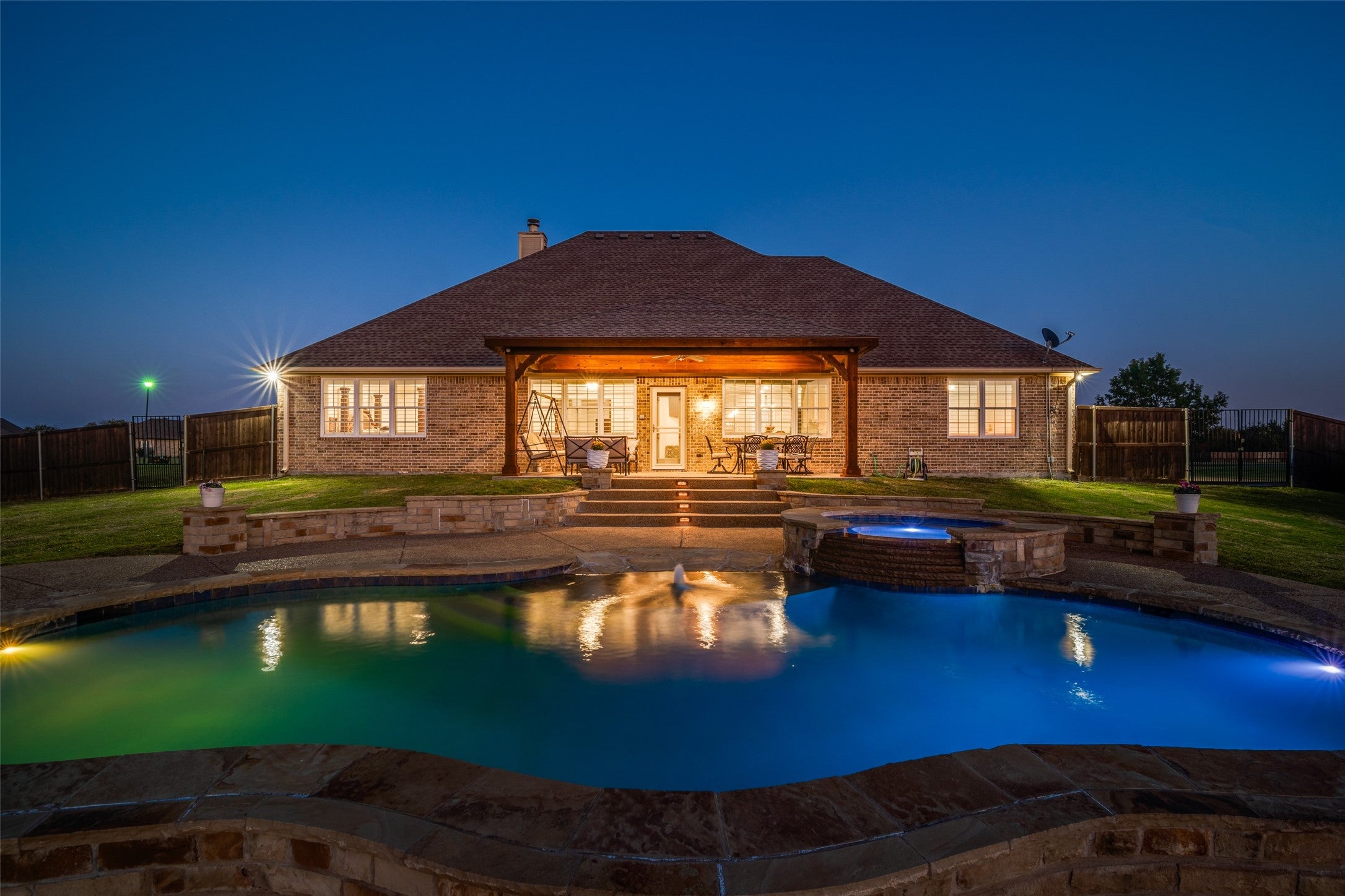 Oak Ridge, Texas, 75142, United States, 3 Bedrooms Bedrooms, ,3 BathroomsBathrooms,Residential,For Sale,1976084