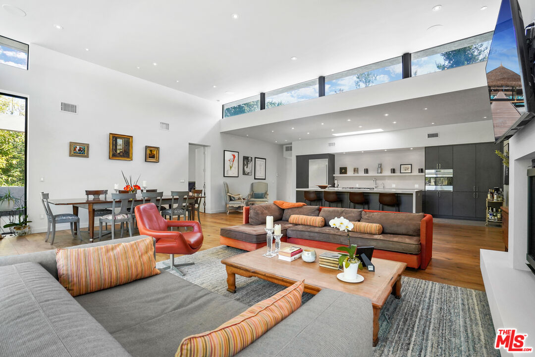 Malibu, California, 90265, United States, 4 Bedrooms Bedrooms, ,3 BathroomsBathrooms,Residential,For Sale,1917899