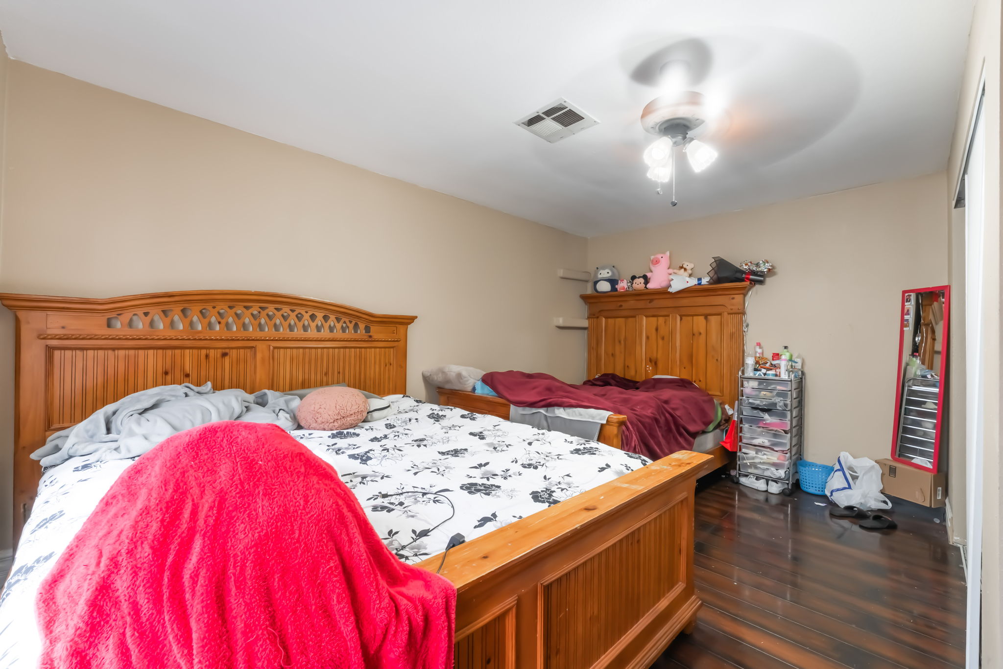 Las Vegas, Nevada, 89104, United States, 4 Bedrooms Bedrooms, ,2 BathroomsBathrooms,Residential,For Sale,1924151