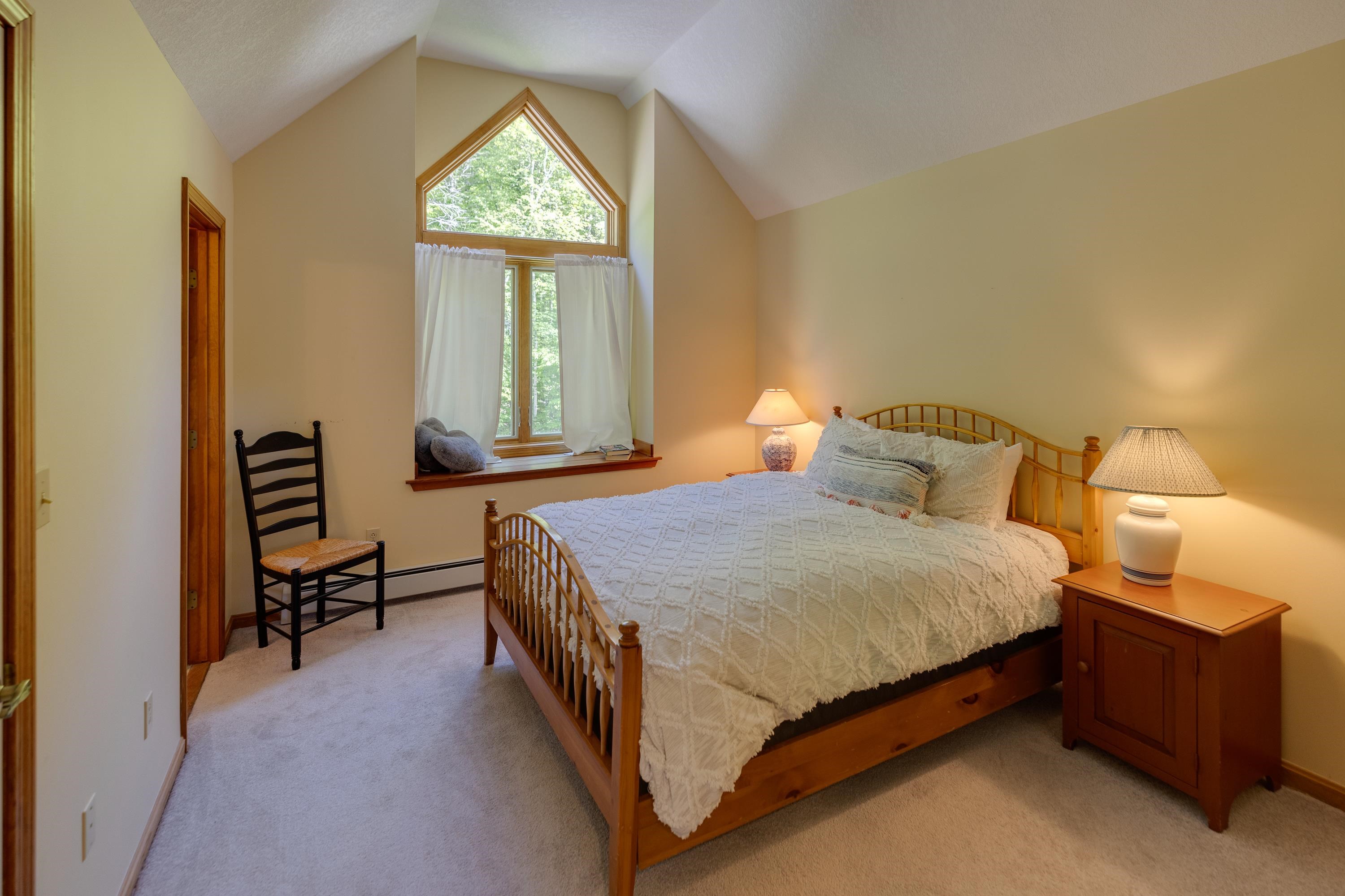 Lincoln, New Hampshire, 03251, United States, 4 Bedrooms Bedrooms, ,4 BathroomsBathrooms,Residential,For Sale,1991749