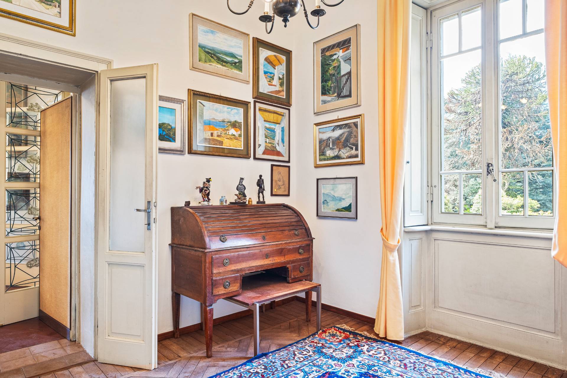 Varese, Varese, 21100, IT, 7 Bedrooms Bedrooms, ,3 BathroomsBathrooms,Residential,For Sale,1796981
