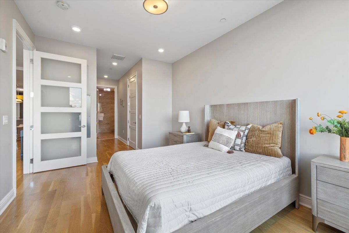 Edgewater, New Jersey, 07020, United States, 2 Bedrooms Bedrooms, ,2 BathroomsBathrooms,Residential,For Sale,1995934