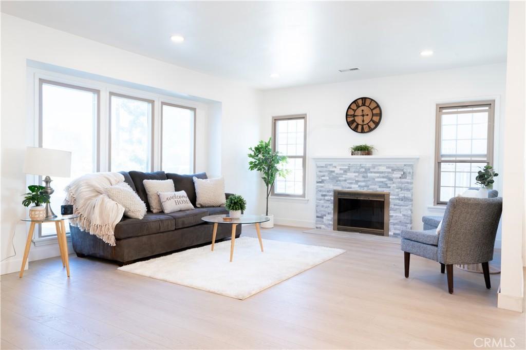 Inglewood, California, 90305, United States, 3 Bedrooms Bedrooms, ,2 BathroomsBathrooms,Residential,For Sale,1925175