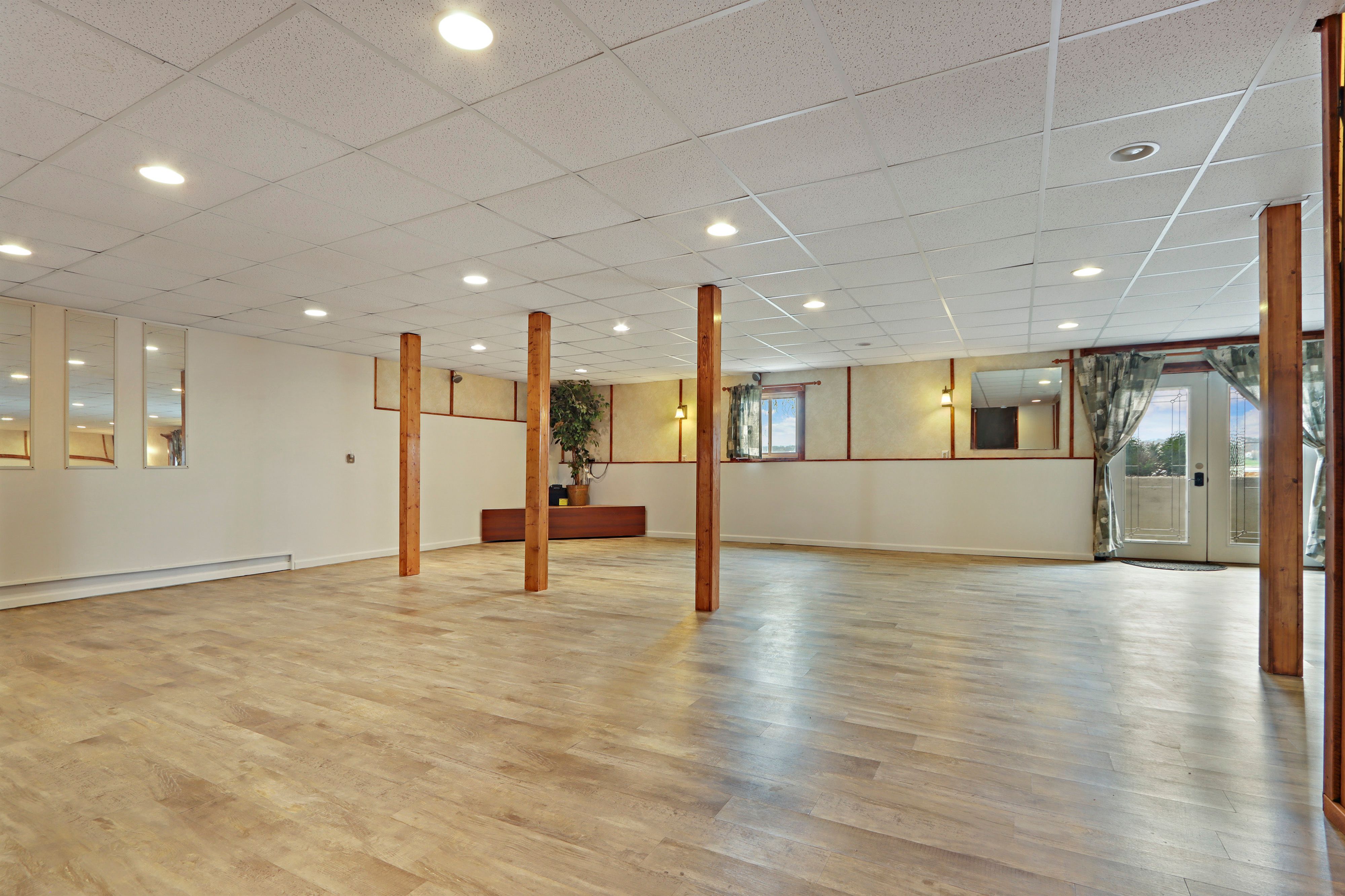  Gracious Lake Como Waterfront Retreat with Proven Rental Income - 物件實景