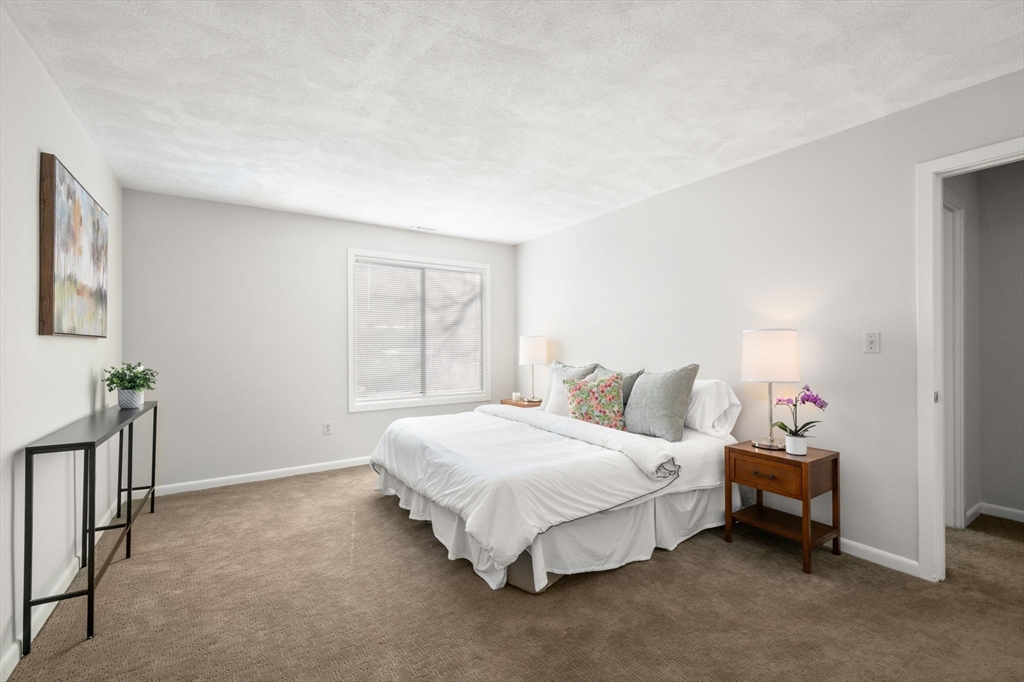 Concord, Massachusetts, 01742, United States, 2 Bedrooms Bedrooms, ,2 BathroomsBathrooms,Residential,For Sale,2000967