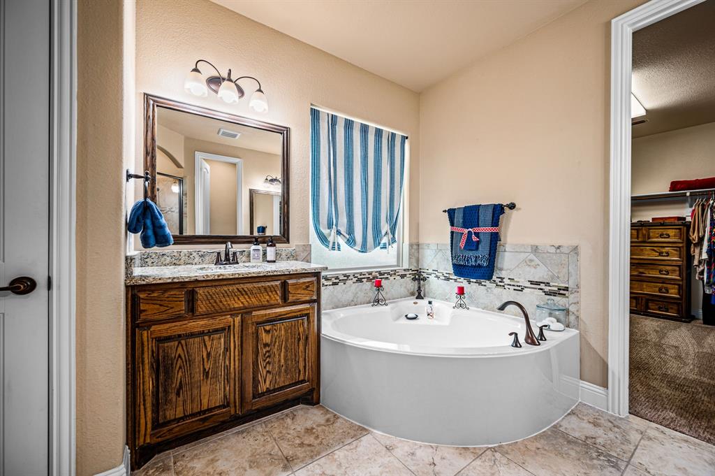 Rowlett, Texas, 75089, United States, 4 Bedrooms Bedrooms, ,5 BathroomsBathrooms,Residential,For Sale,1768476