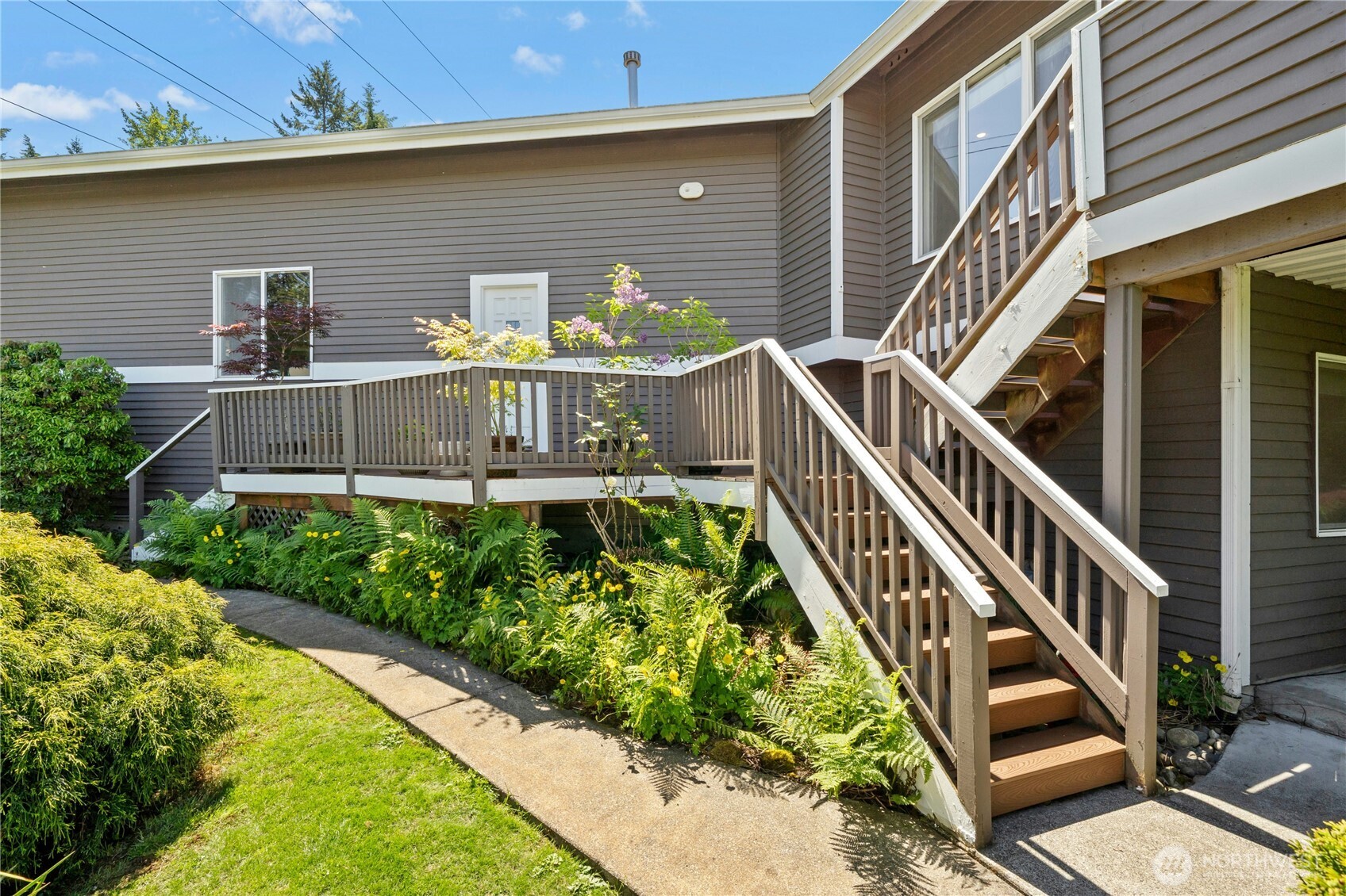 Newcastle, Washington, 98056, United States, 3 Bedrooms Bedrooms, ,3 BathroomsBathrooms,Residential,For Sale,1839033