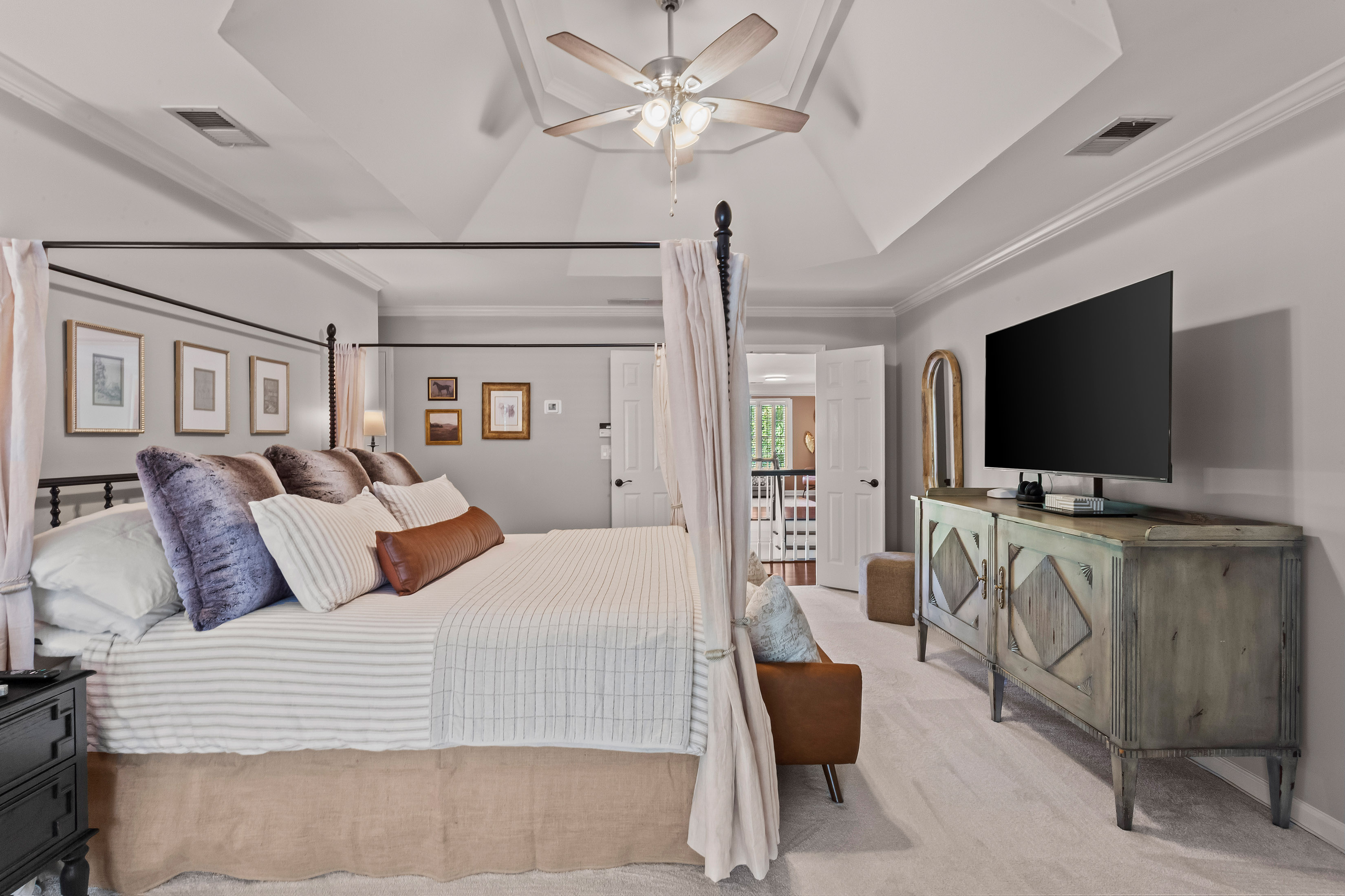  Timeless Elegance in Roswell