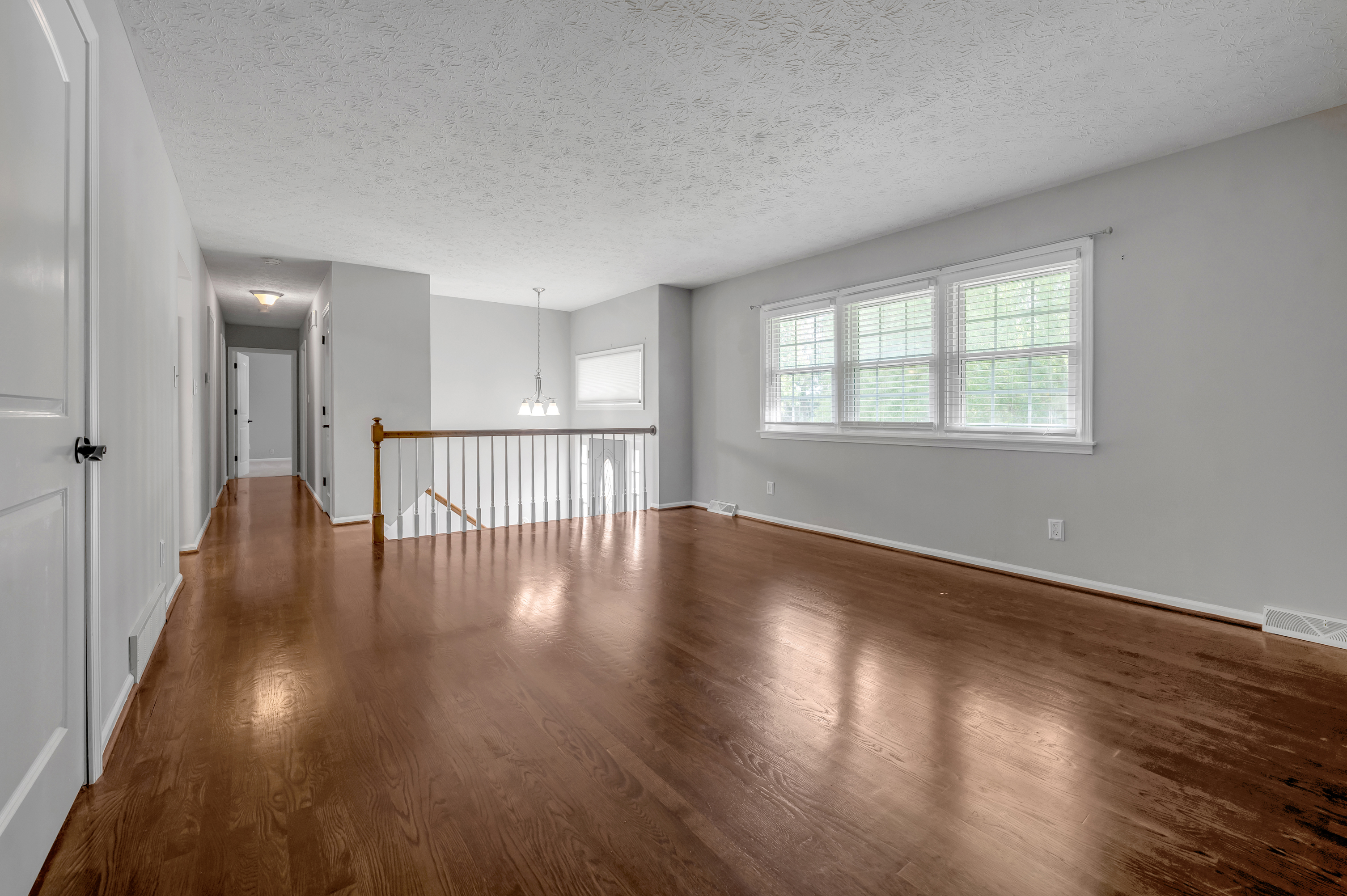  568 Merrimac Drive - 物件實景