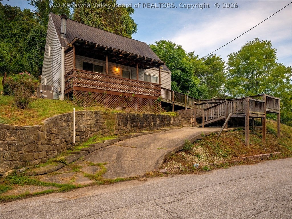 King St, South Charleston, WV 25303