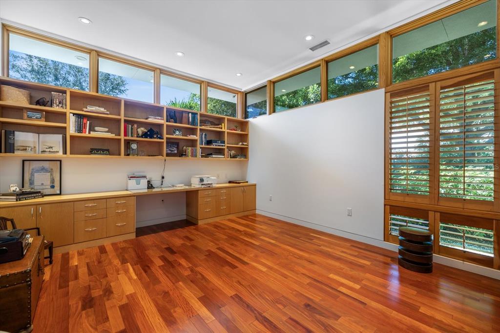 Sarasota, Florida, 34239, United States, 4 Bedrooms Bedrooms, ,5 BathroomsBathrooms,Residential,For Sale,1988202