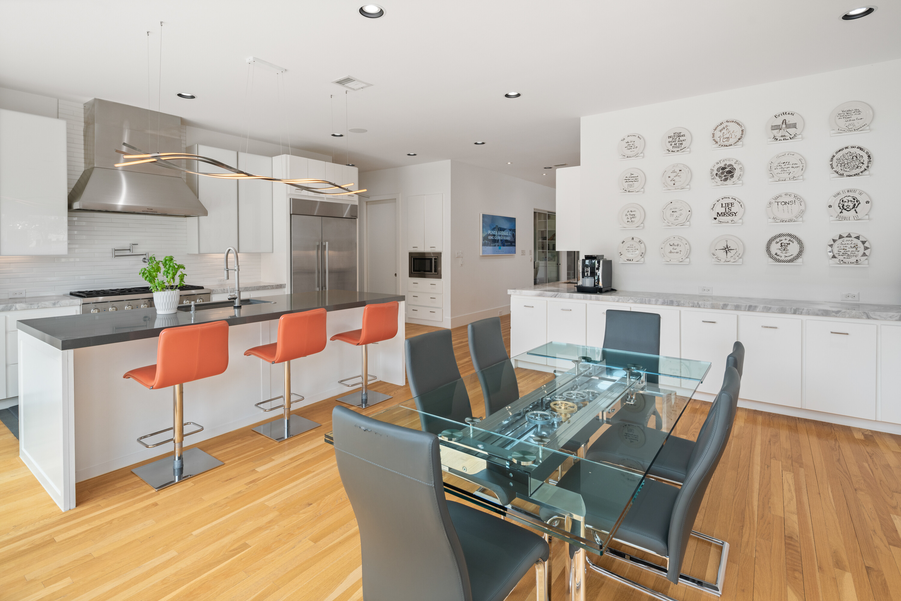  Modern, Distinctive, and Thoughtfully Designed in Melshire Estates - 物件實景