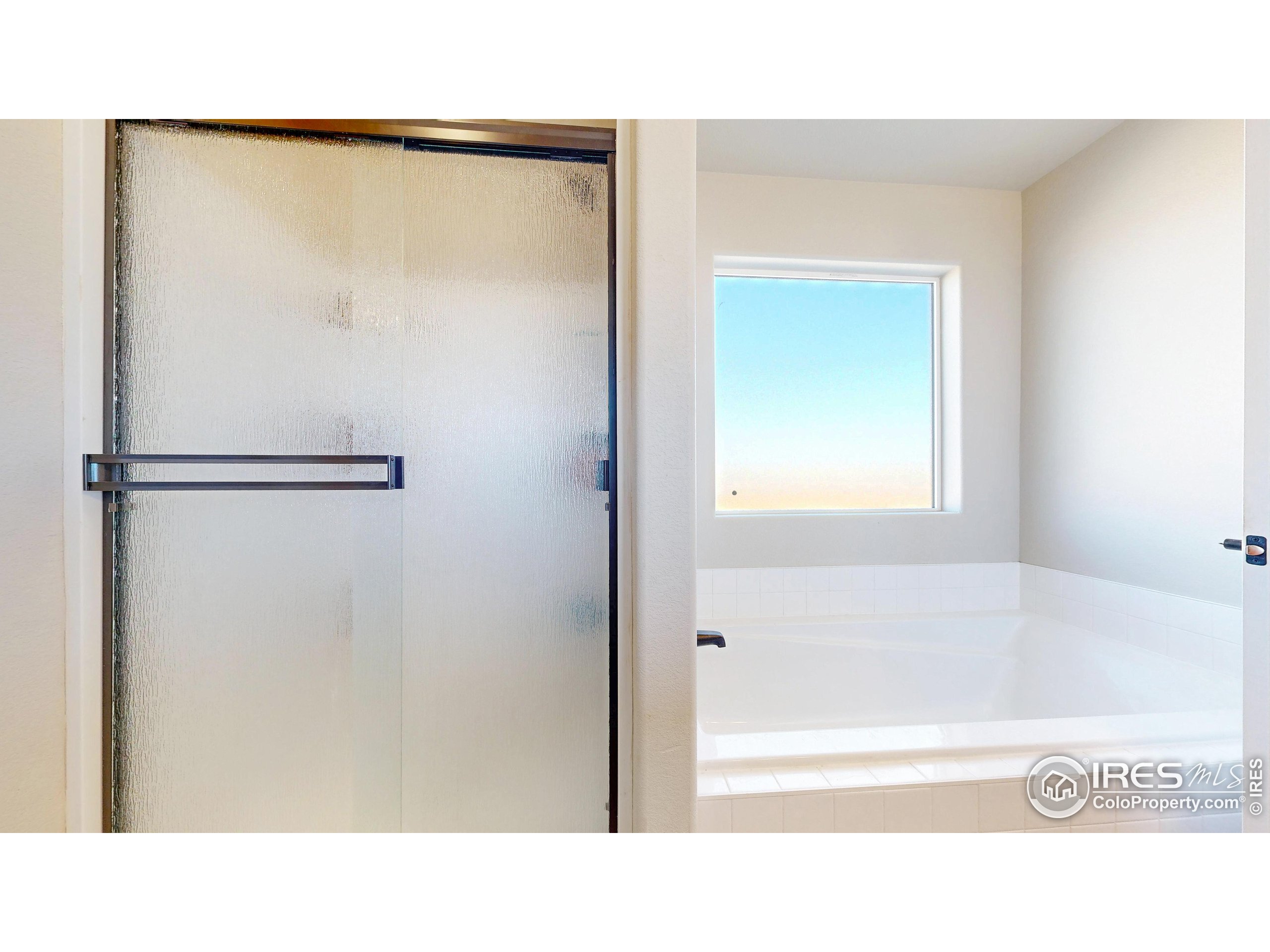 Johnstown, Colorado, 80534, United States, 4 Bedrooms Bedrooms, ,3 BathroomsBathrooms,Residential,For Sale,1911413