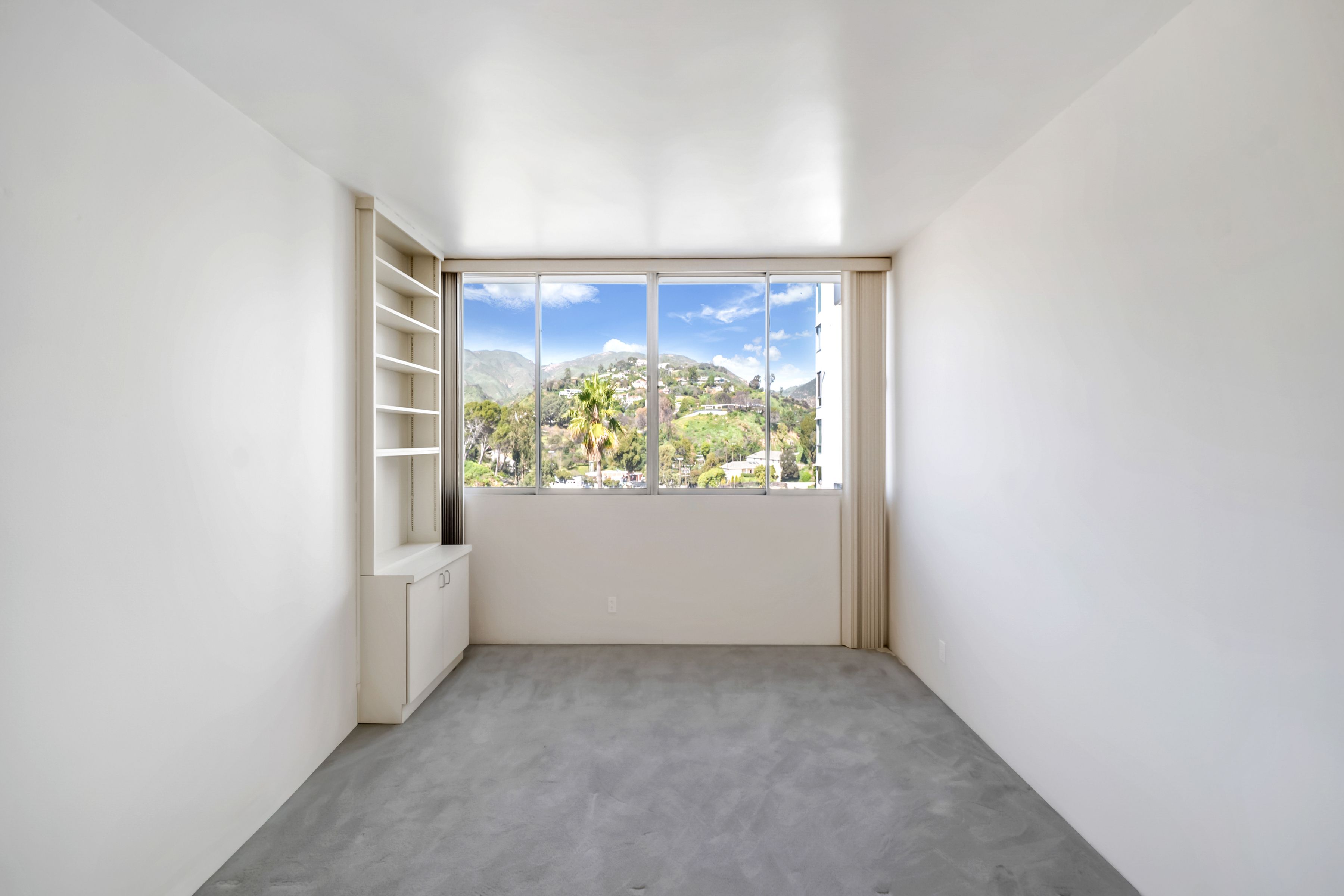  17350  W Sunset Blvd - 物件實景