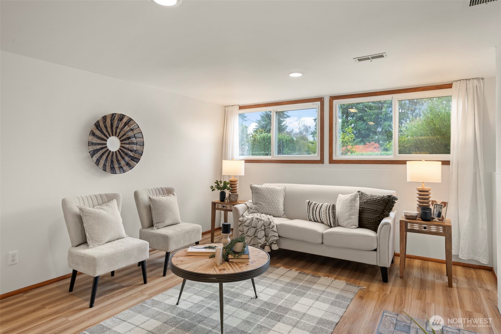 Des Moines, Washington, 98198, United States, 4 Bedrooms Bedrooms, ,2 BathroomsBathrooms,Residential,For Sale,1987867