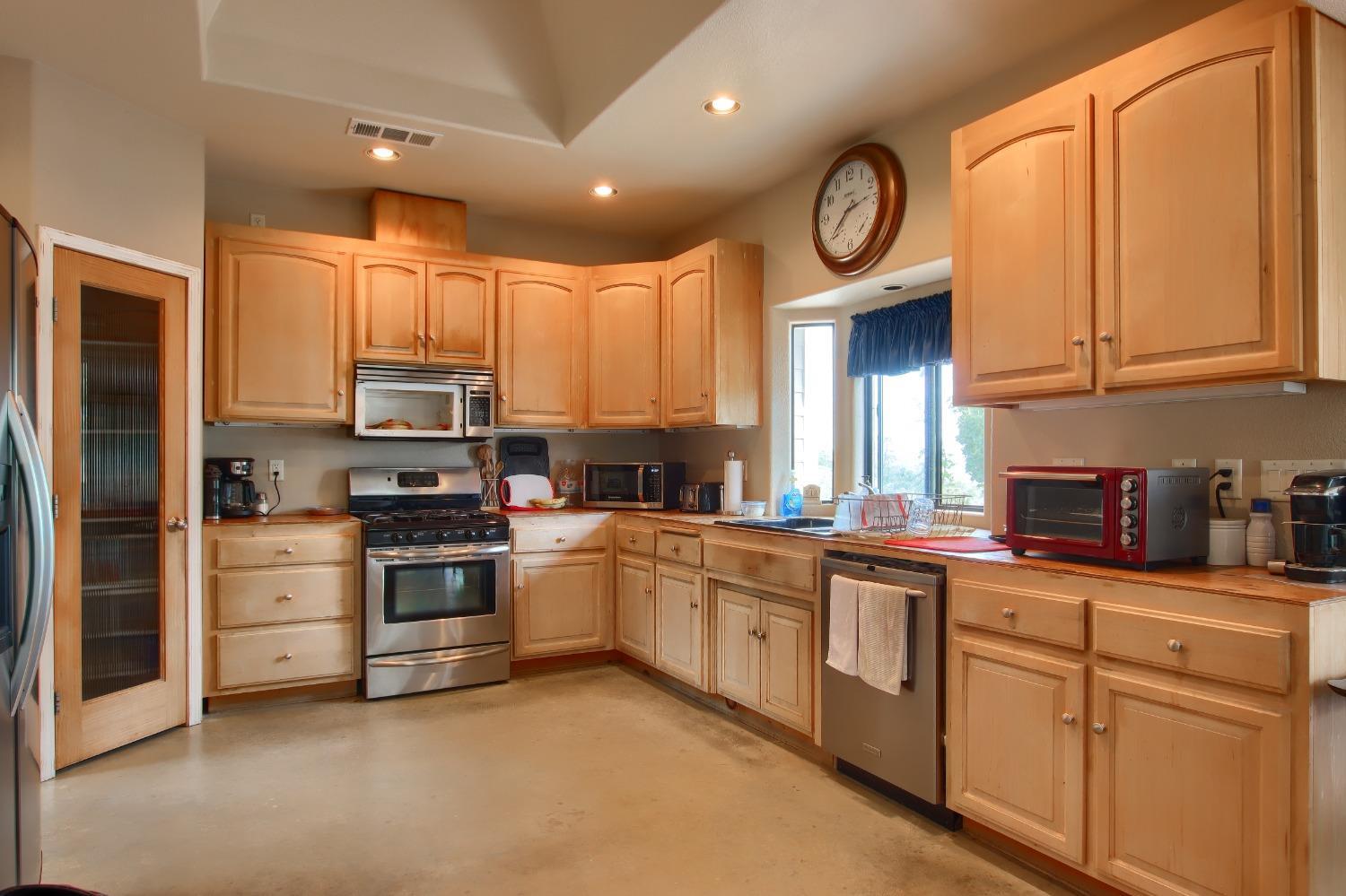 Coarsegold, California, 93614, United States, 3 Bedrooms Bedrooms, ,2 BathroomsBathrooms,Residential,For Sale,2006317