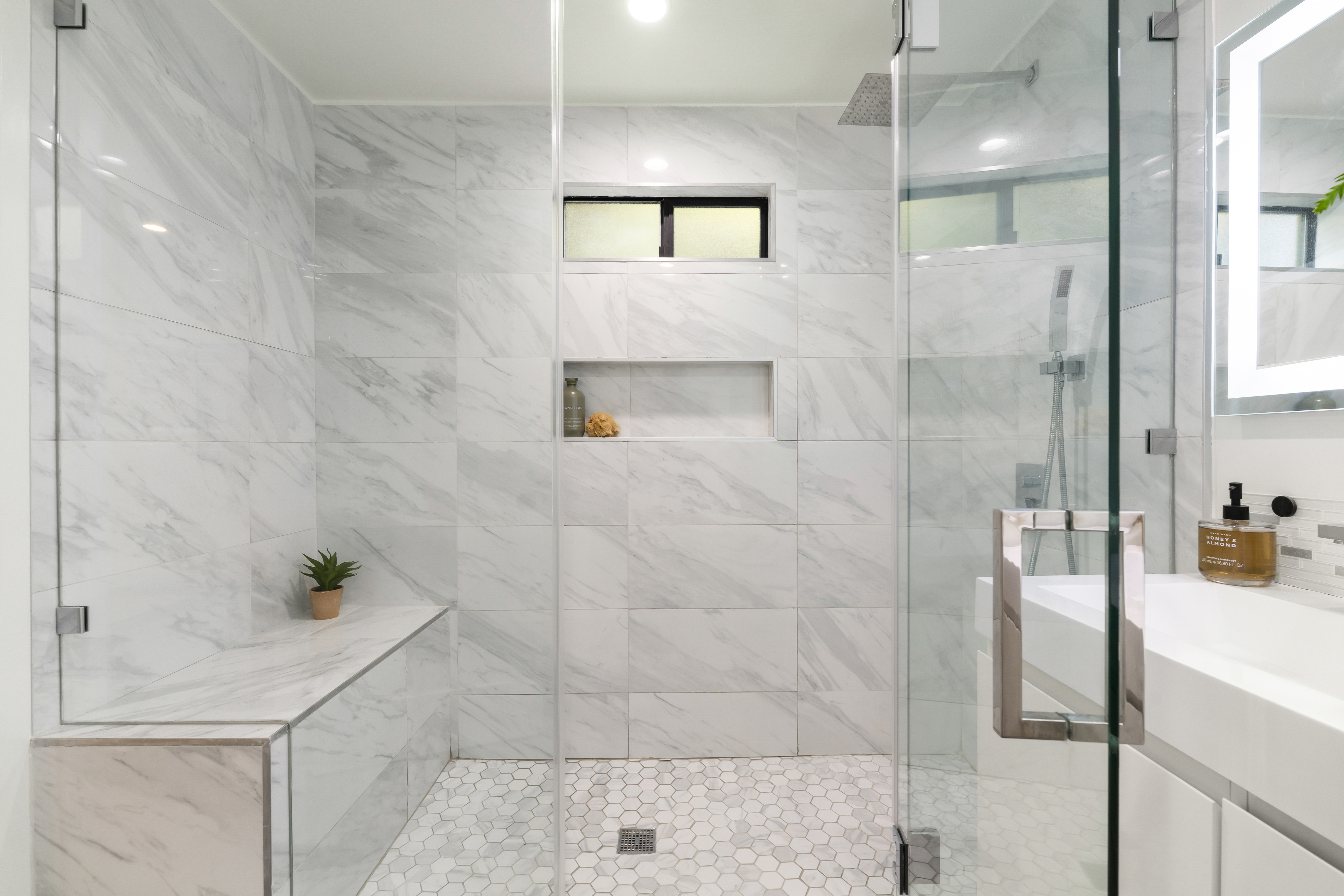  5647 Ramara Avenue, Woodland Hills, CA 91367 - 物件實景