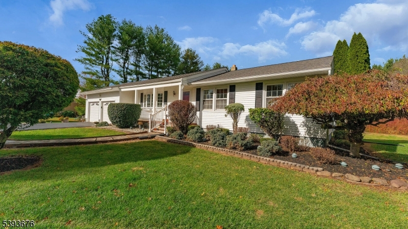 Kingwood Twp., New Jersey, 08867, United States, 3 Bedrooms Bedrooms, ,2 BathroomsBathrooms,Residential,For Sale,1988305