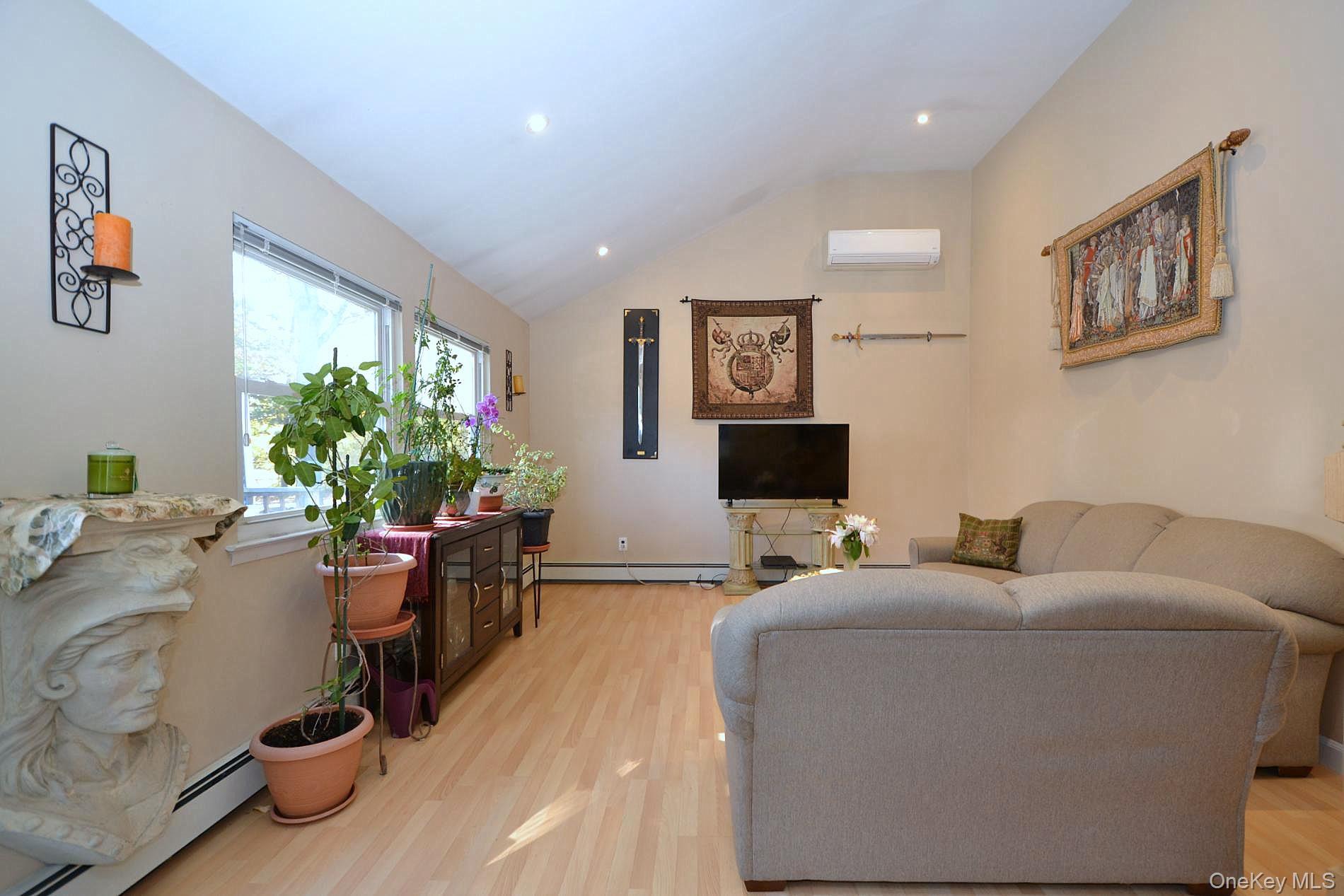 Patchogue, New York, 11772, United States, 3 Bedrooms Bedrooms, ,1 BathroomBathrooms,Residential,For Sale,1972956