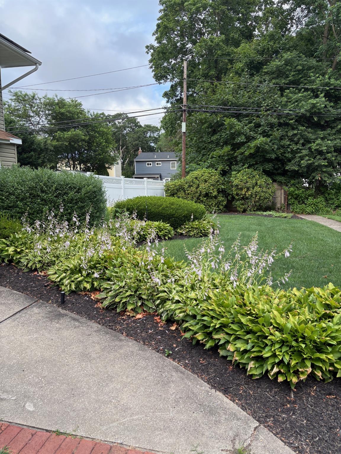 Hauppauge, New York, 11788, United States, 4 Bedrooms Bedrooms, ,3 BathroomsBathrooms,Residential,For Sale,1924109