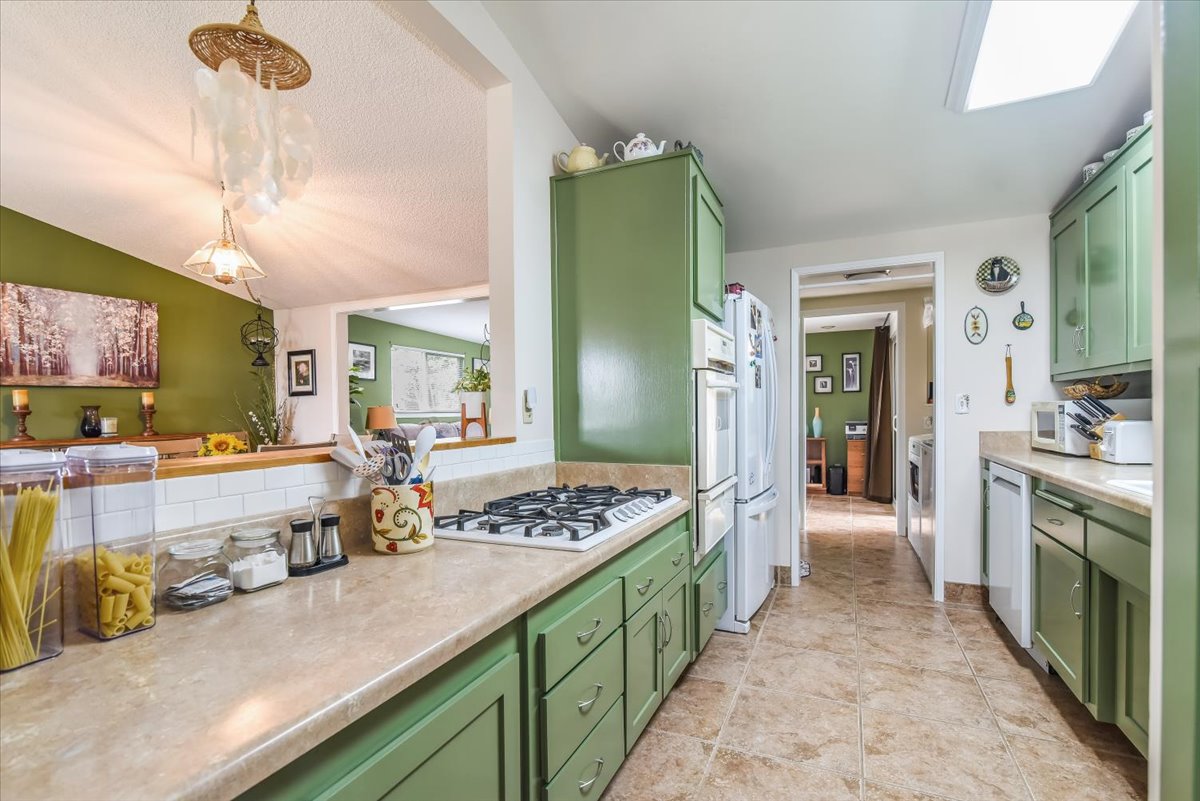 Lompoc, California, 93436, United States, 3 Bedrooms Bedrooms, ,1 BathroomBathrooms,Residential,For Sale,1906815