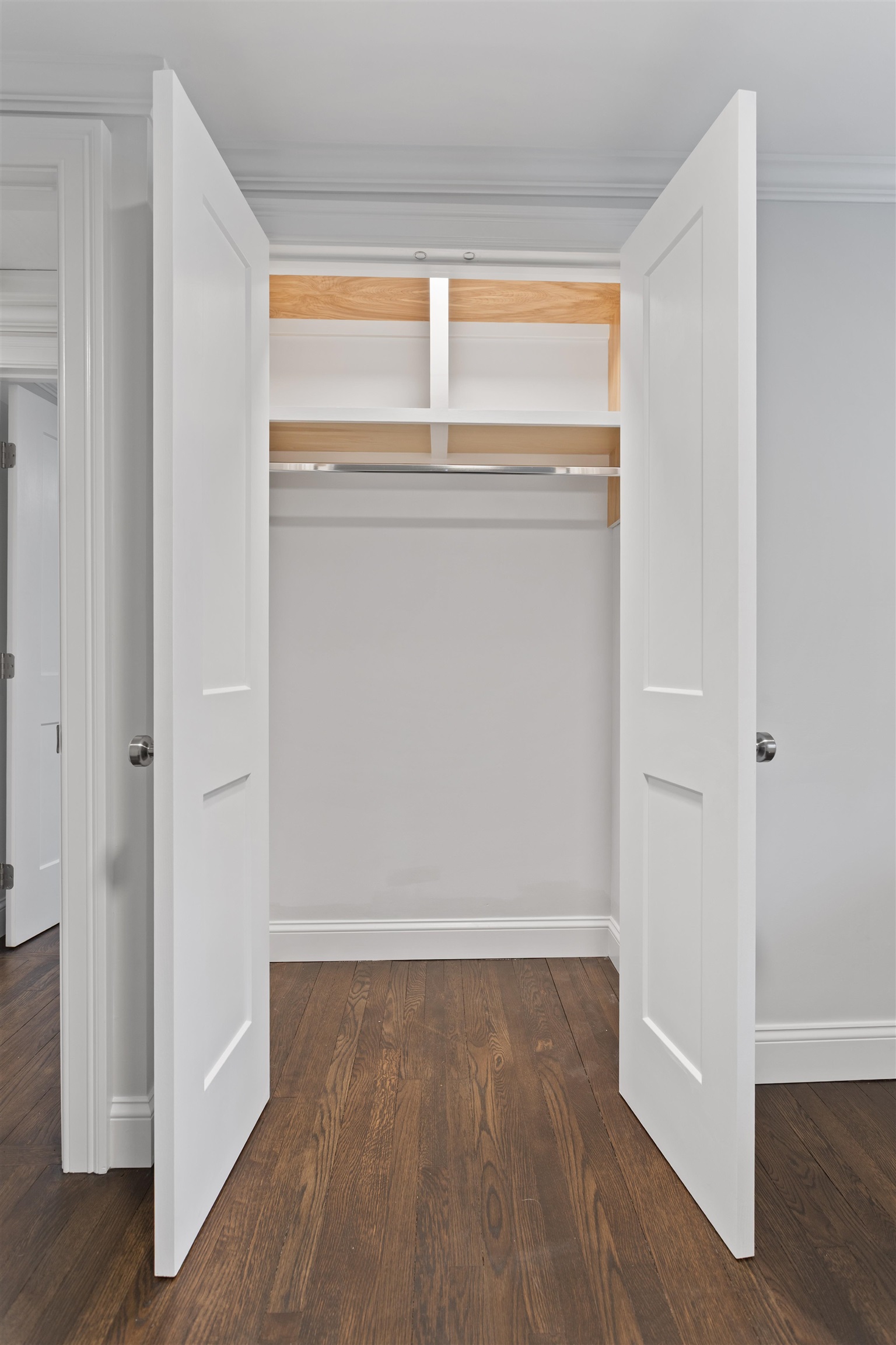 Portsmouth, New Hampshire, 03801, United States, 3 Bedrooms Bedrooms, ,1 BathroomBathrooms,Residential,For Sale,1991010