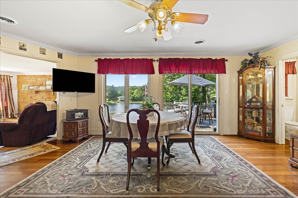 Chester, Virginia, 23831, United States, 5 Bedrooms Bedrooms, ,4 BathroomsBathrooms,Residential,For Sale,1889514