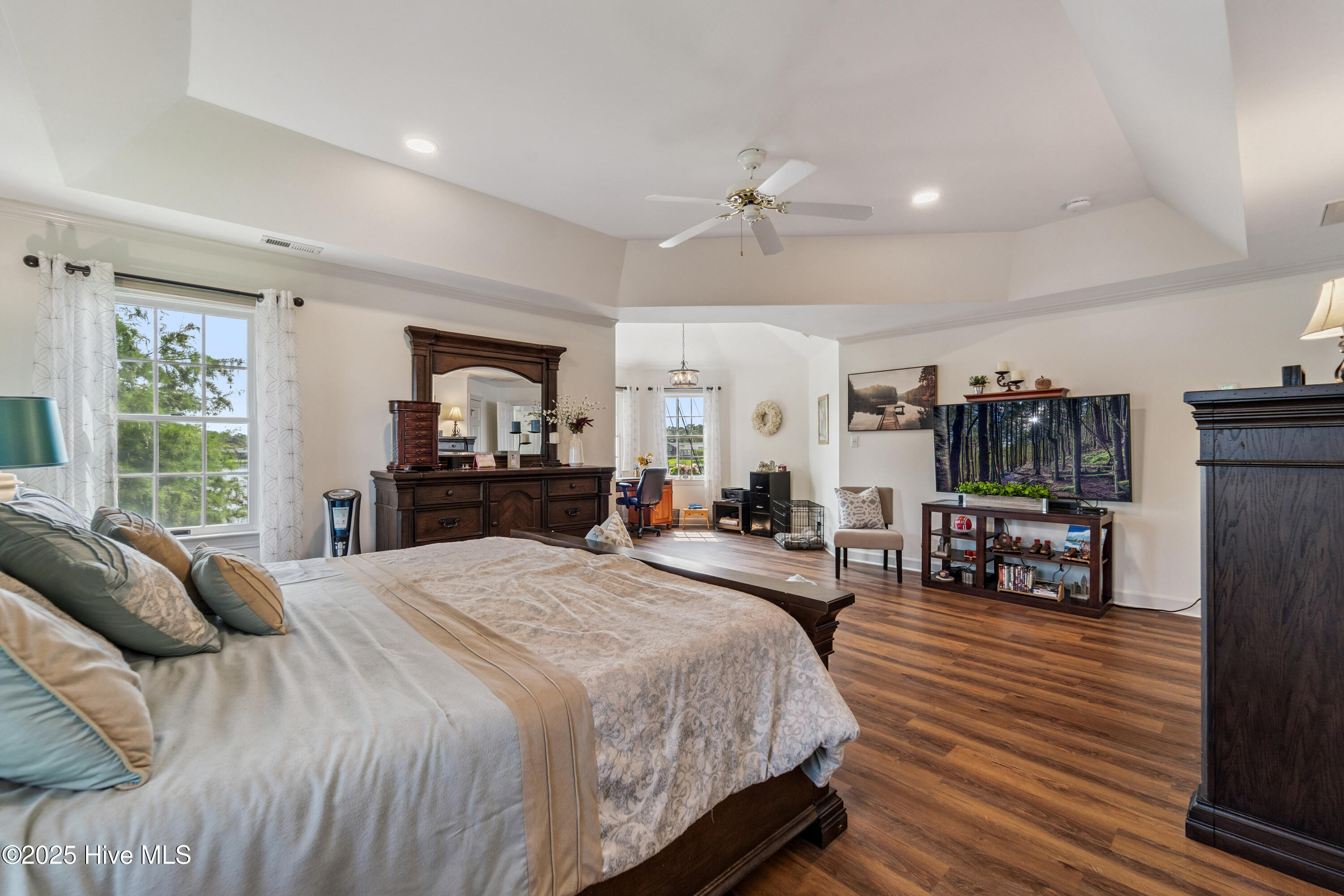 New Bern, North Carolina, 28560, United States, 4 Bedrooms Bedrooms, ,3 BathroomsBathrooms,Residential,For Sale,1907556