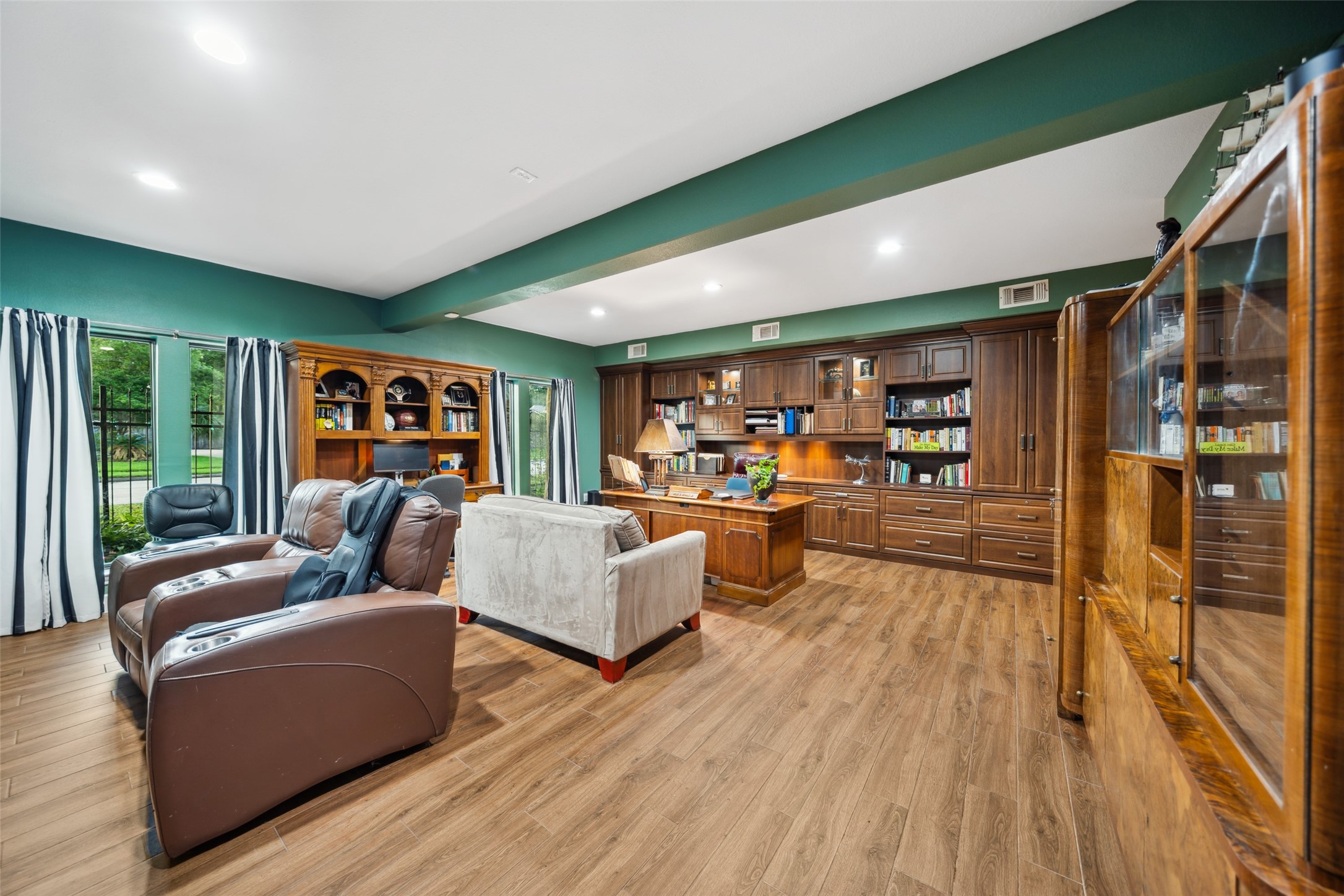  16310 Brook Forest Drive - 物件實景