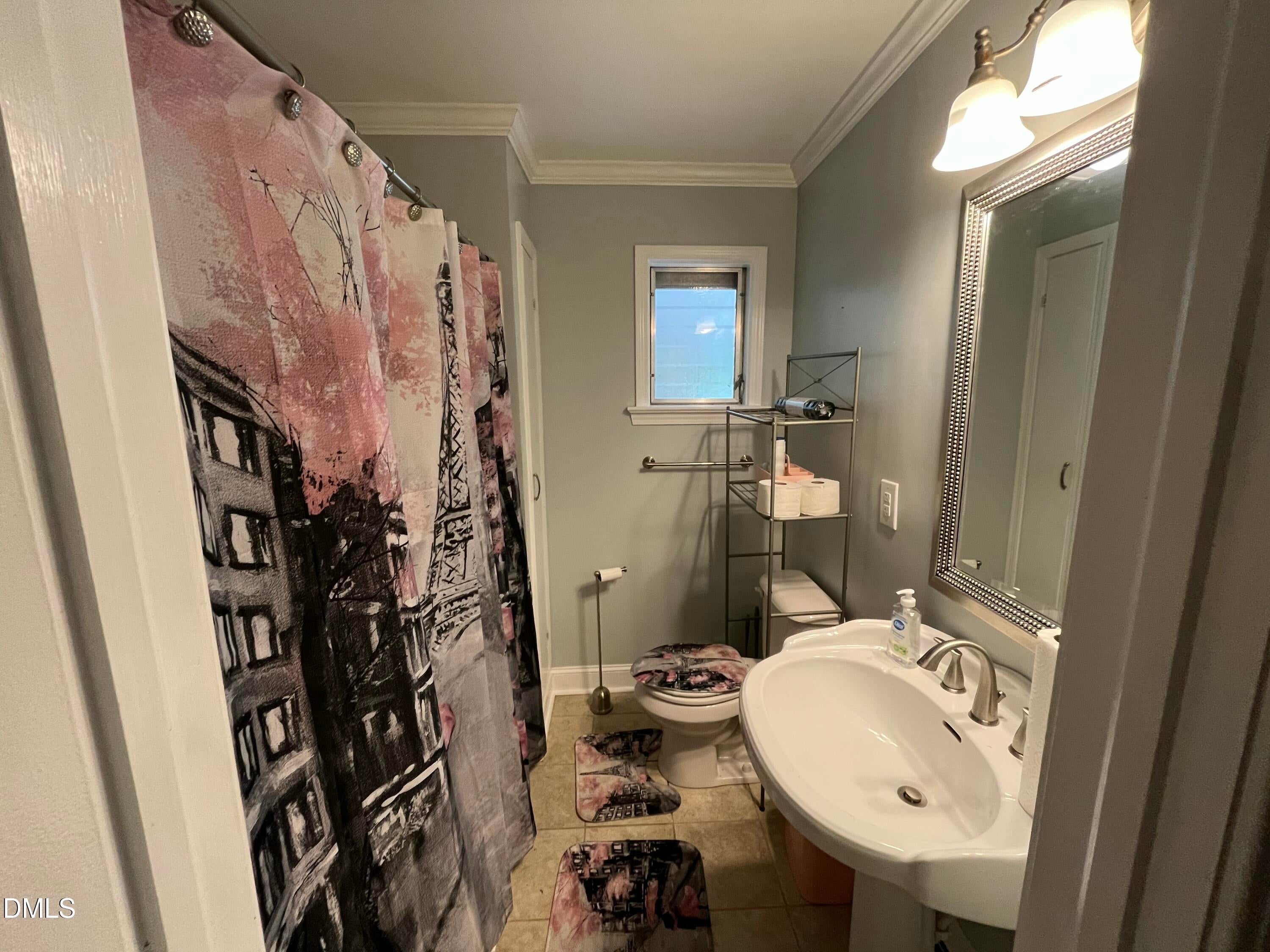 Burlington, North Carolina, 27215, United States, 6 Bedrooms Bedrooms, ,5 BathroomsBathrooms,Residential,For Sale,1999831