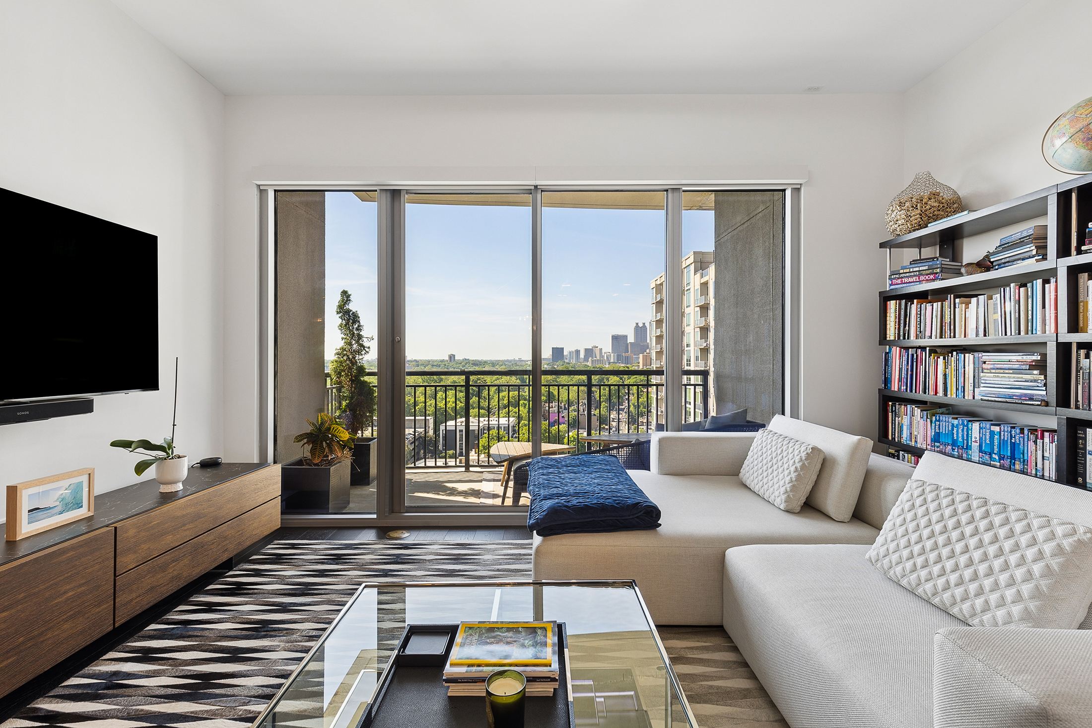  Exceptional One Bedroom Residence at Luxe - 物件實景