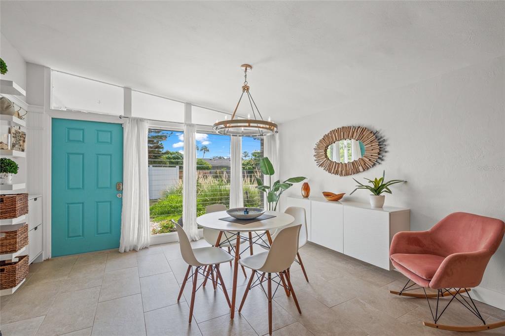 Sarasota, Florida, 34234, United States, 2 Bedrooms Bedrooms, ,2 BathroomsBathrooms,Residential,For Sale,1838237