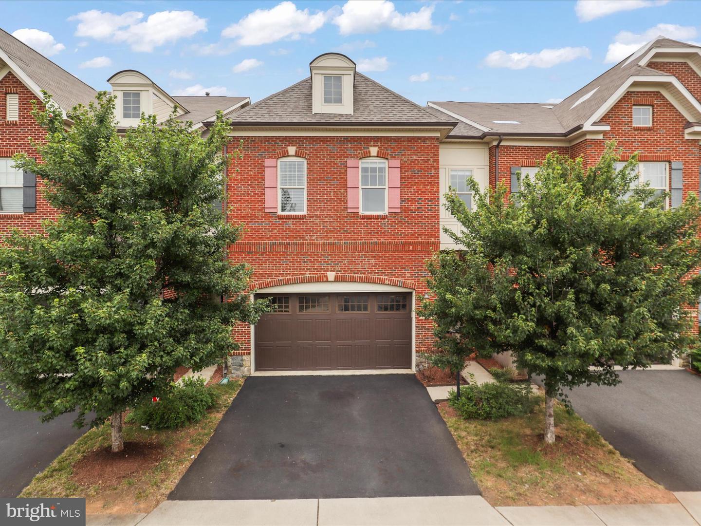 Ashburn, Virginia, 20148, United States, 3 Bedrooms Bedrooms, ,4 BathroomsBathrooms,Residential,For Sale,1918442