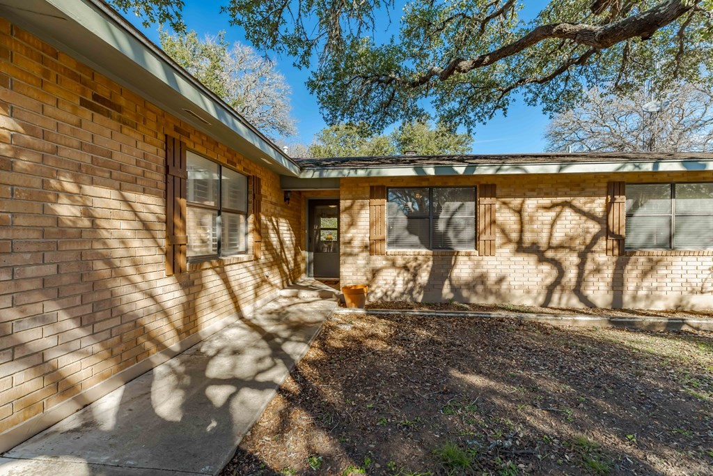 Fredericksburg, Texas, 78624, United States, 3 Bedrooms Bedrooms, ,2 BathroomsBathrooms,Residential,For Sale,1921843