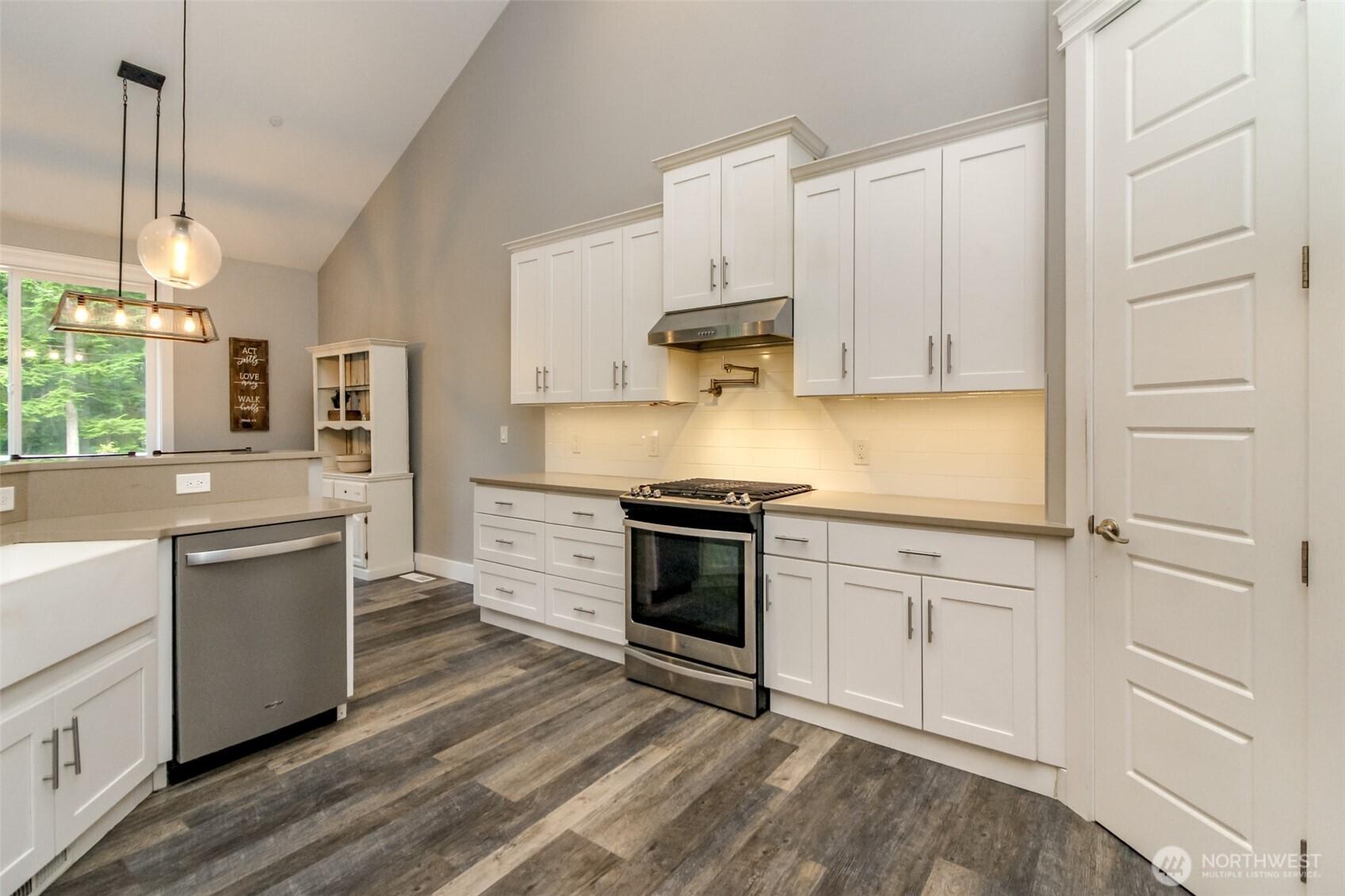 MAPLE VALLEY, Washington, 98038, United States, 3 Bedrooms Bedrooms, ,3 BathroomsBathrooms,Residential,For Sale,1947059