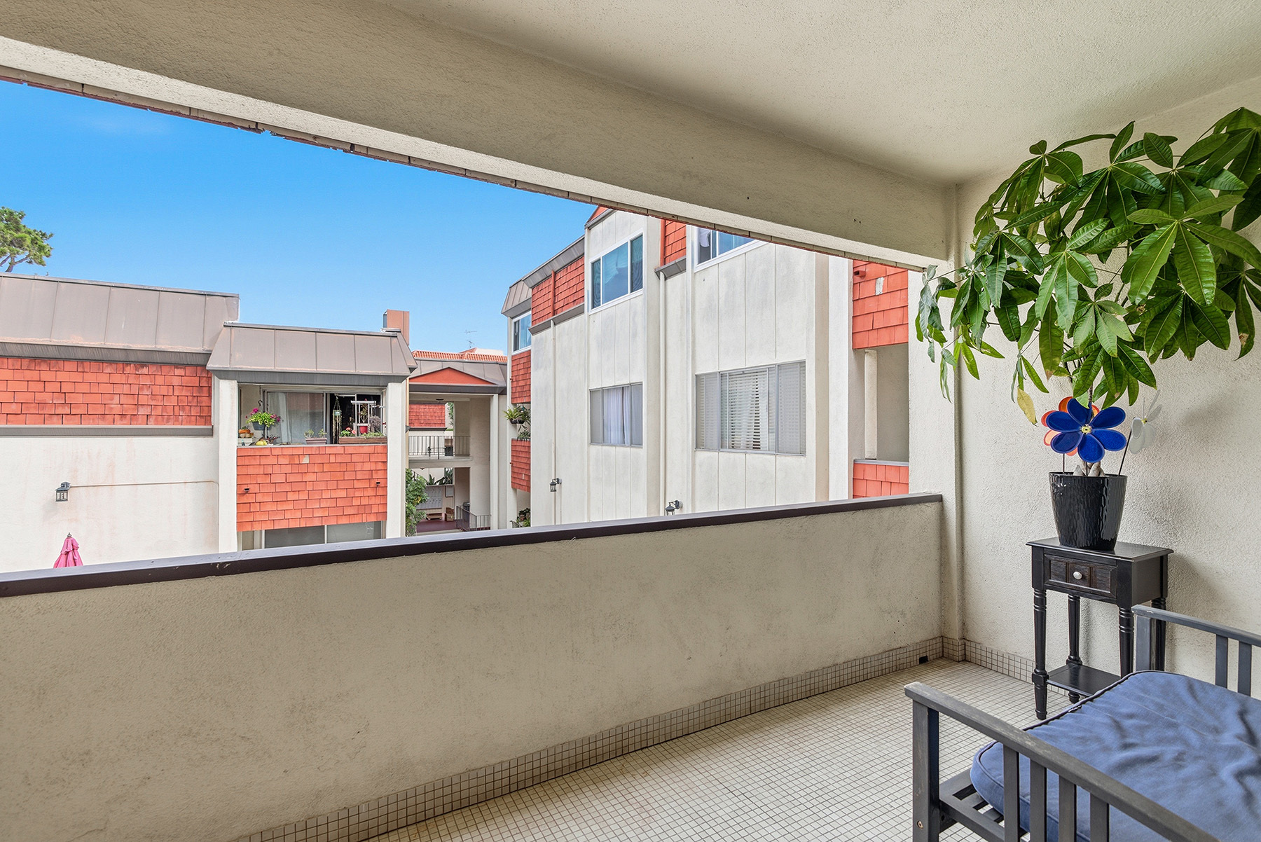  5674 Windsor Way - 物件實景