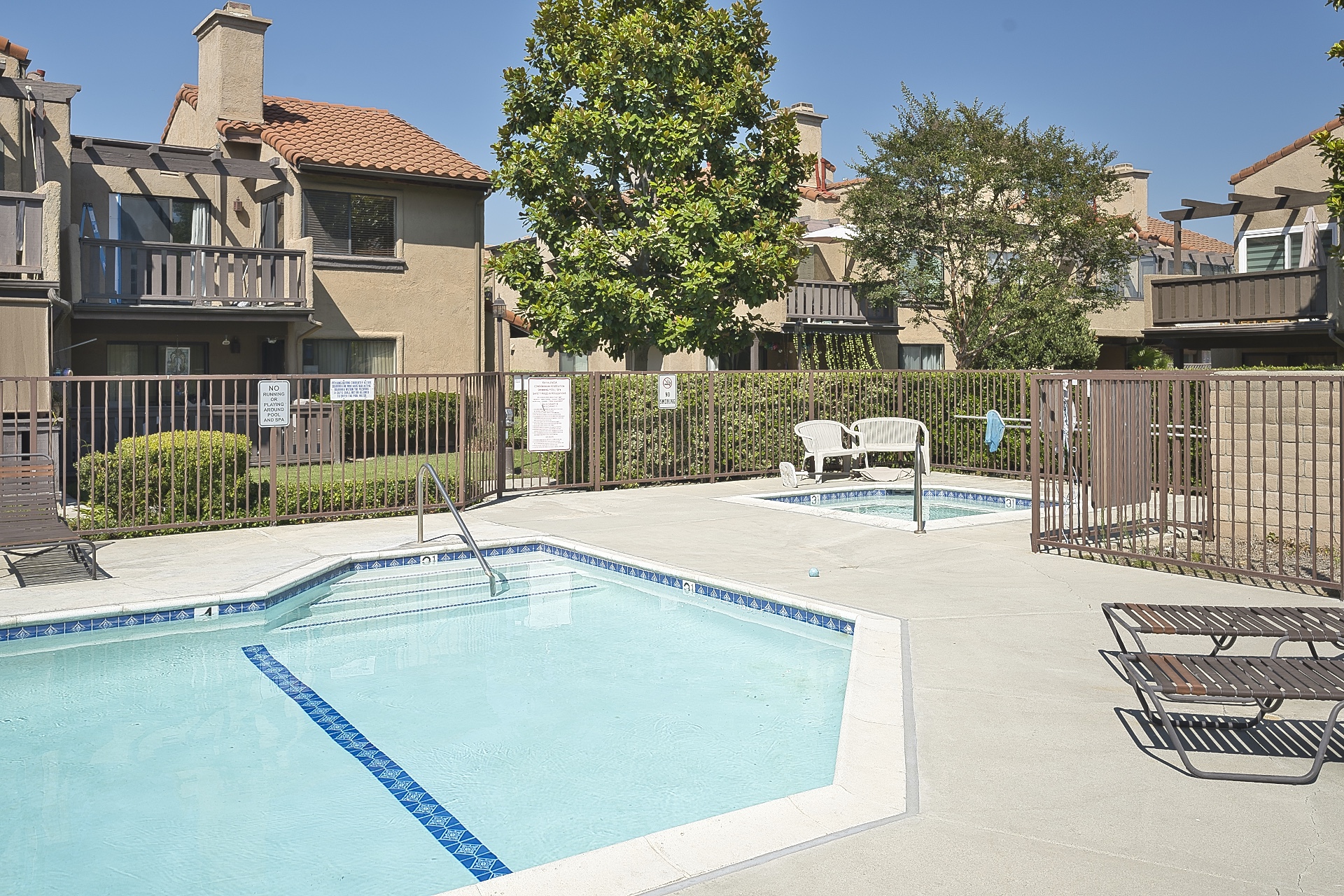 Fullerton, California, 92835, United States, 2 Bedrooms Bedrooms, ,1 BathroomBathrooms,Residential,For Sale,1915893