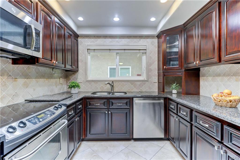 Laguna Woods, California, 92637, United States, 2 Bedrooms Bedrooms, ,1 BathroomBathrooms,Residential,For Sale,1927810