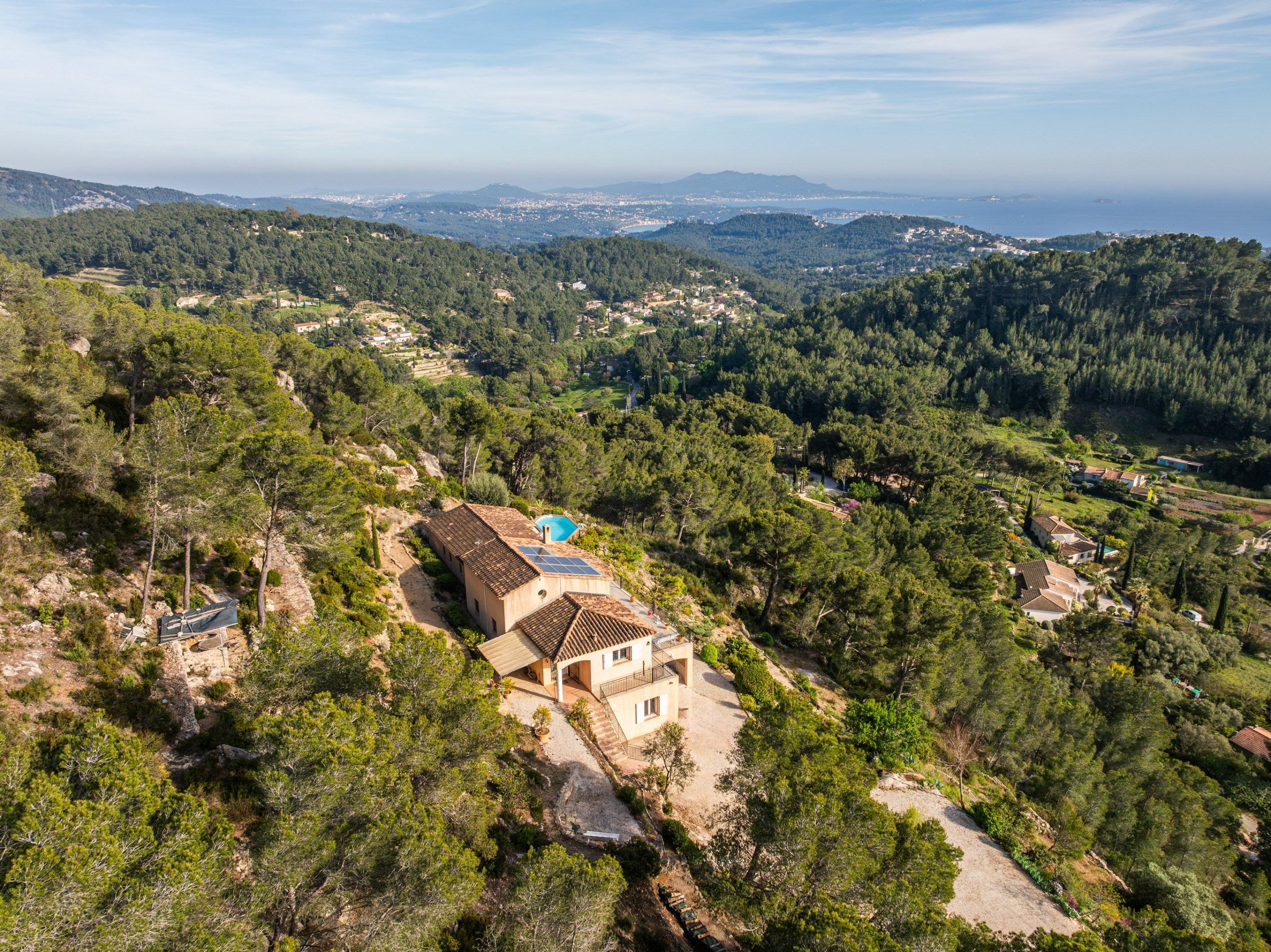  La Cadière d’Azur – Elevated Villa with Exceptional Panoramic Views - 物件實景