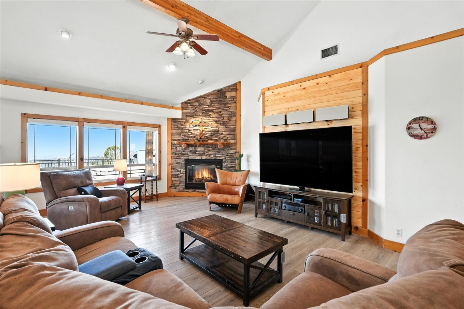 Coarsegold, California, 93614, United States, 4 Bedrooms Bedrooms, ,3 BathroomsBathrooms,Residential,For Sale,1923436