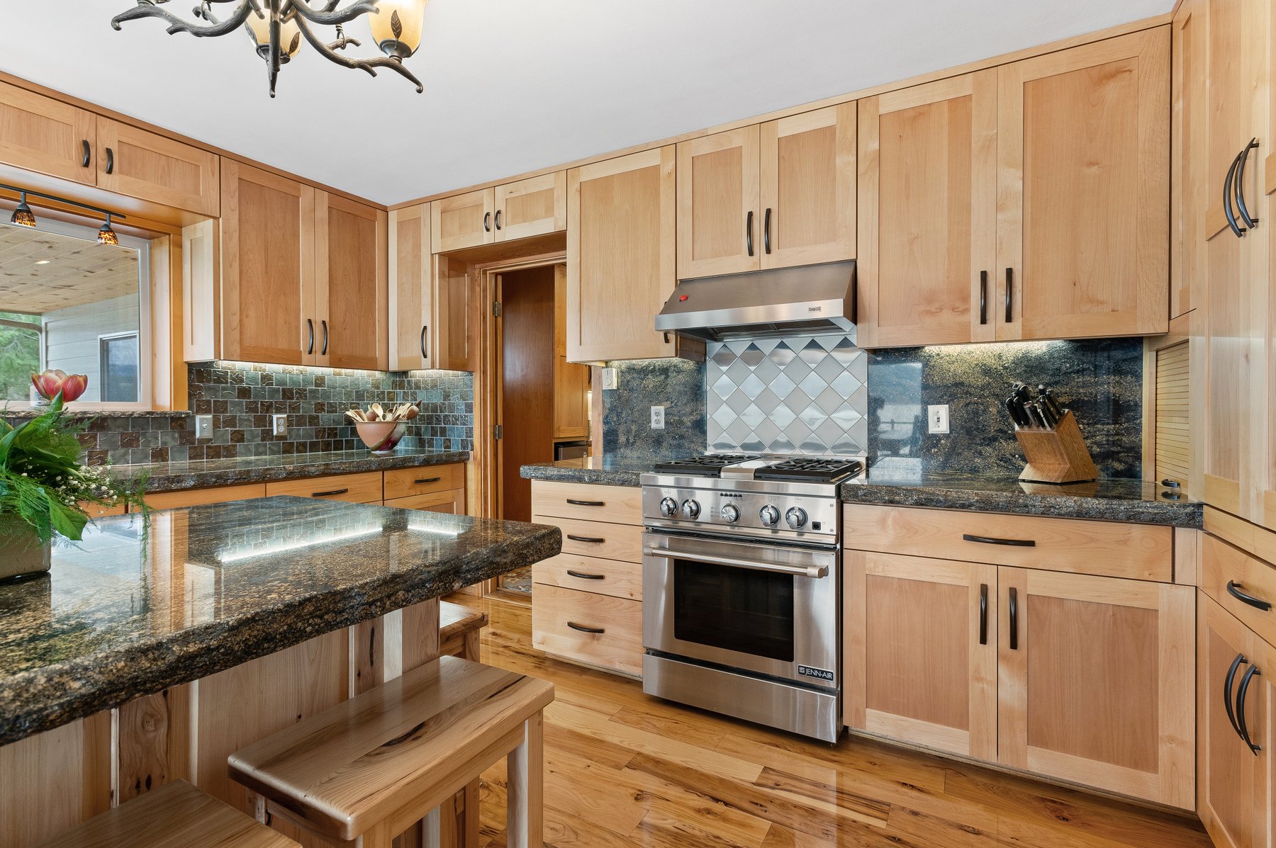 Sagle, Idaho, 83860, United States, 6 Bedrooms Bedrooms, ,5 BathroomsBathrooms,Residential,For Sale,1763487