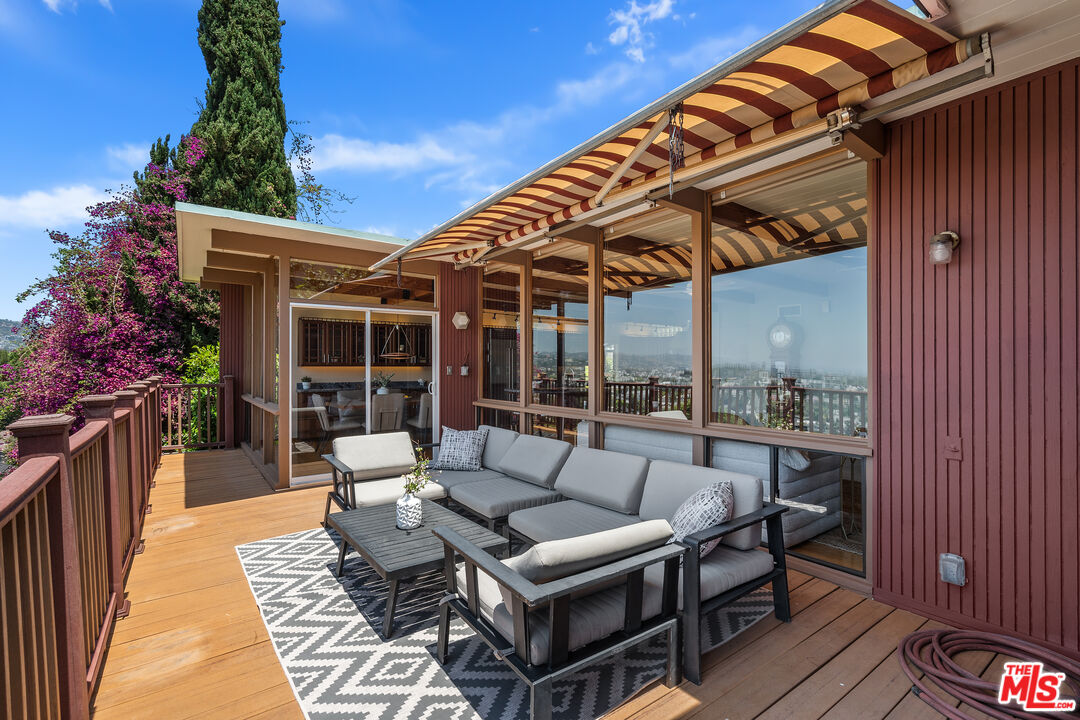 Los Angeles, California, 90027, United States, 3 Bedrooms Bedrooms, ,3 BathroomsBathrooms,Residential,For Sale,1866547