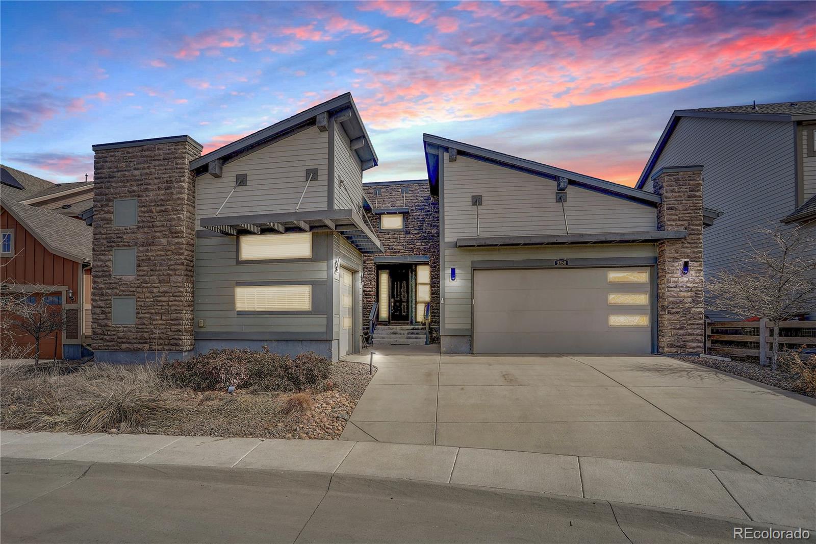 Littleton, Colorado, 80125, United States, 4 Bedrooms Bedrooms, ,3 BathroomsBathrooms,Residential,For Sale,1735899