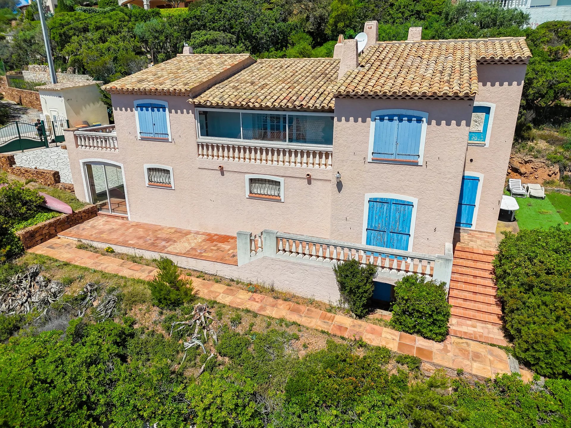 Saint-Raphaël, Provence-Alpes-Côte d’Azur, 83700, FR, 5 Bedrooms Bedrooms, ,4 BathroomsBathrooms,Residential,For Sale,1994600