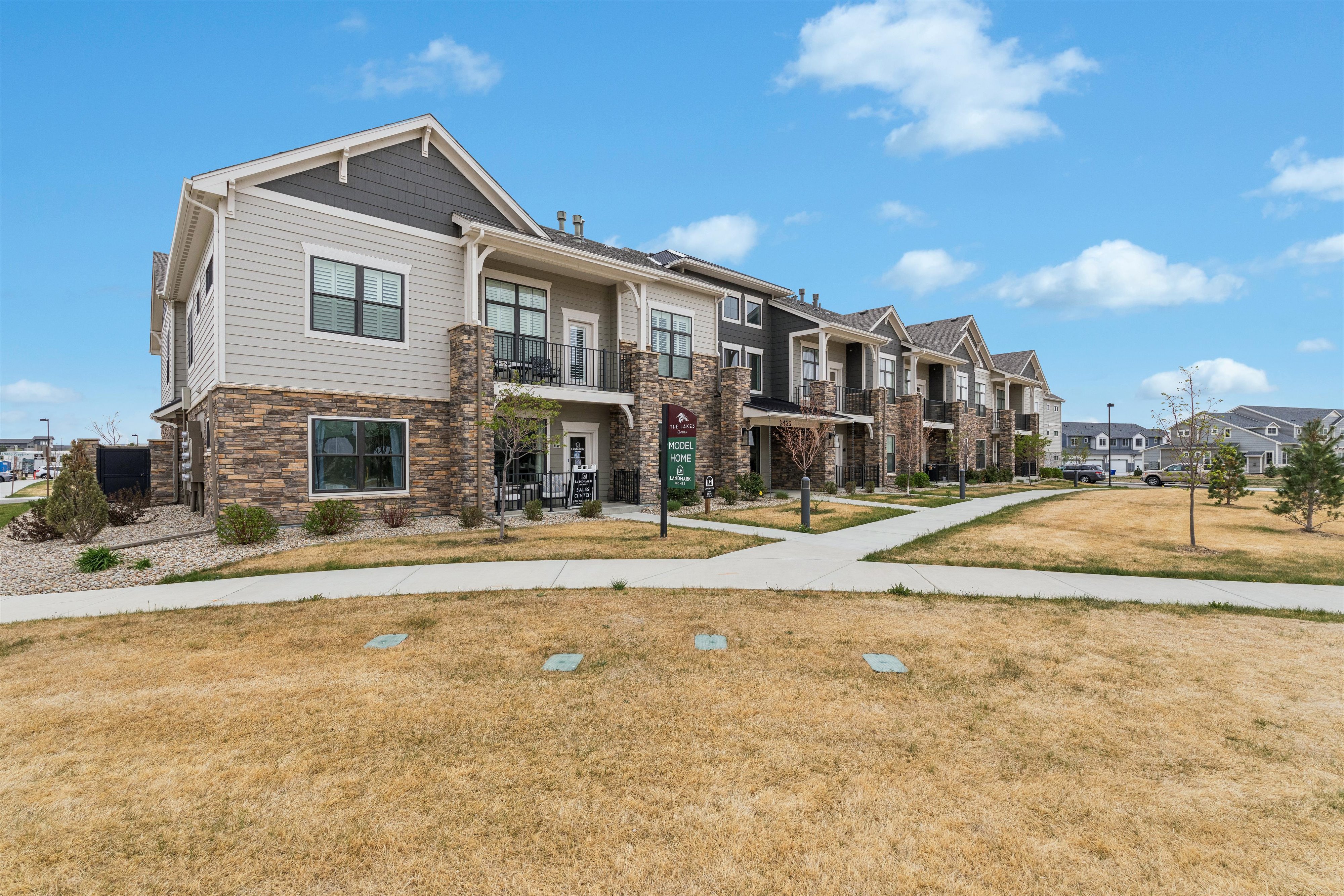 Enjoy Effortless, Lock-and-Leave Living in this Beautifully Finished Home - 物件實景