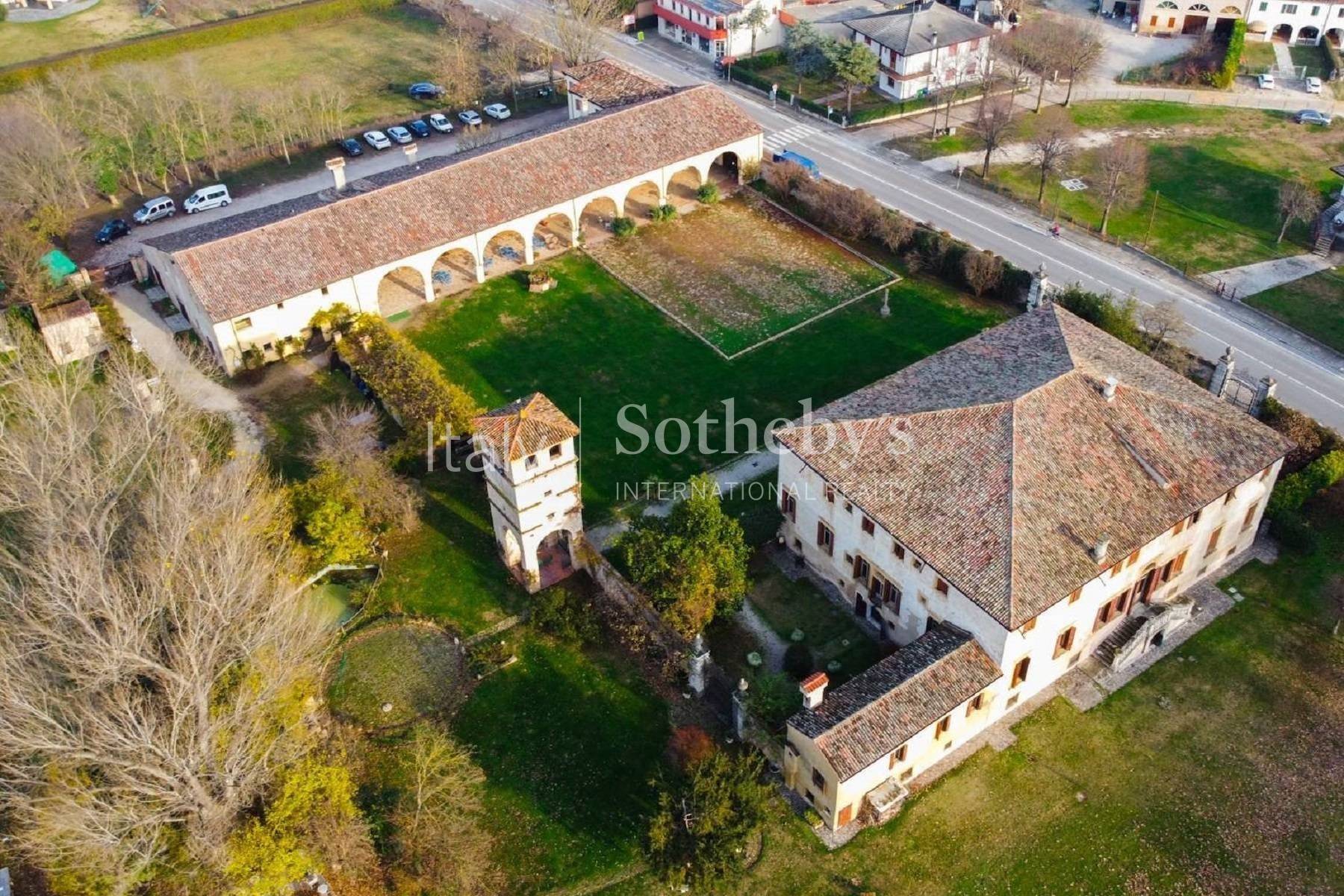  Venetian Renaissance Villa with frescoes and tower, barchessa and outbuildings - 物件實景